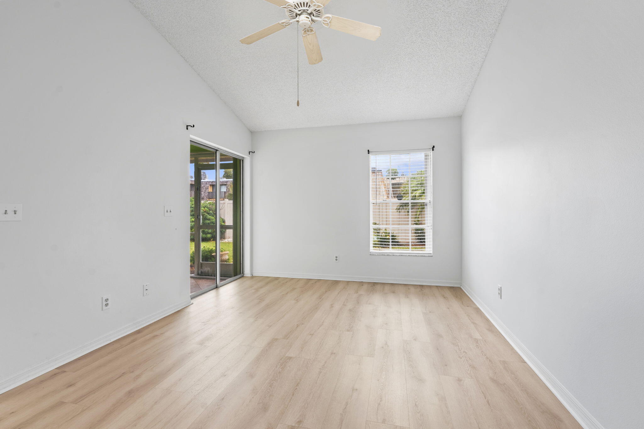 538 9th Place Property Photo 14