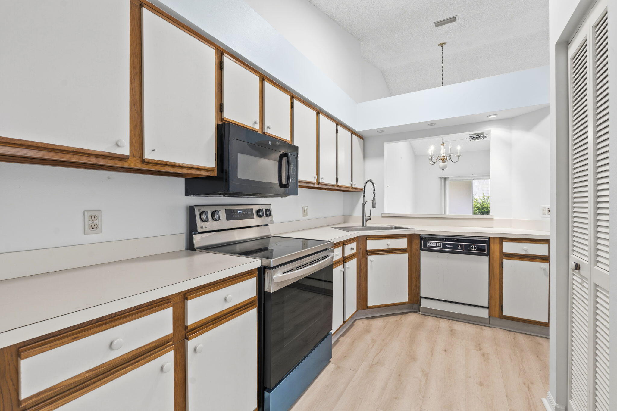 538 9th Place Property Photo 16