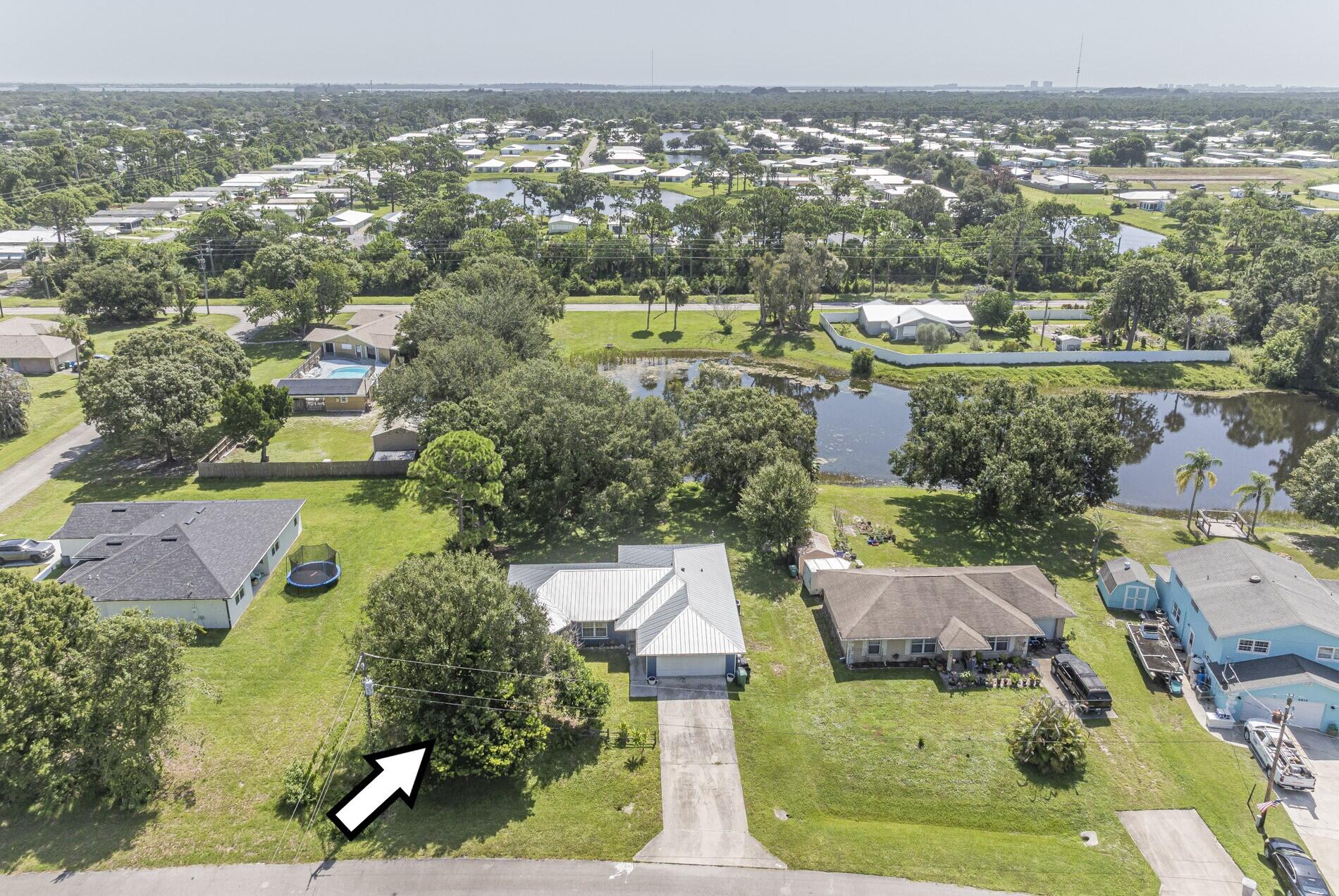 6704 Hulda Drive Property Photo 1