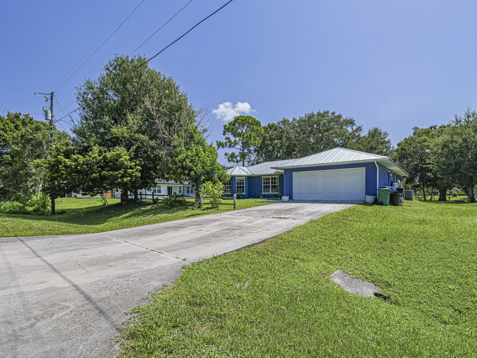 6704 Hulda Drive Property Photo 3
