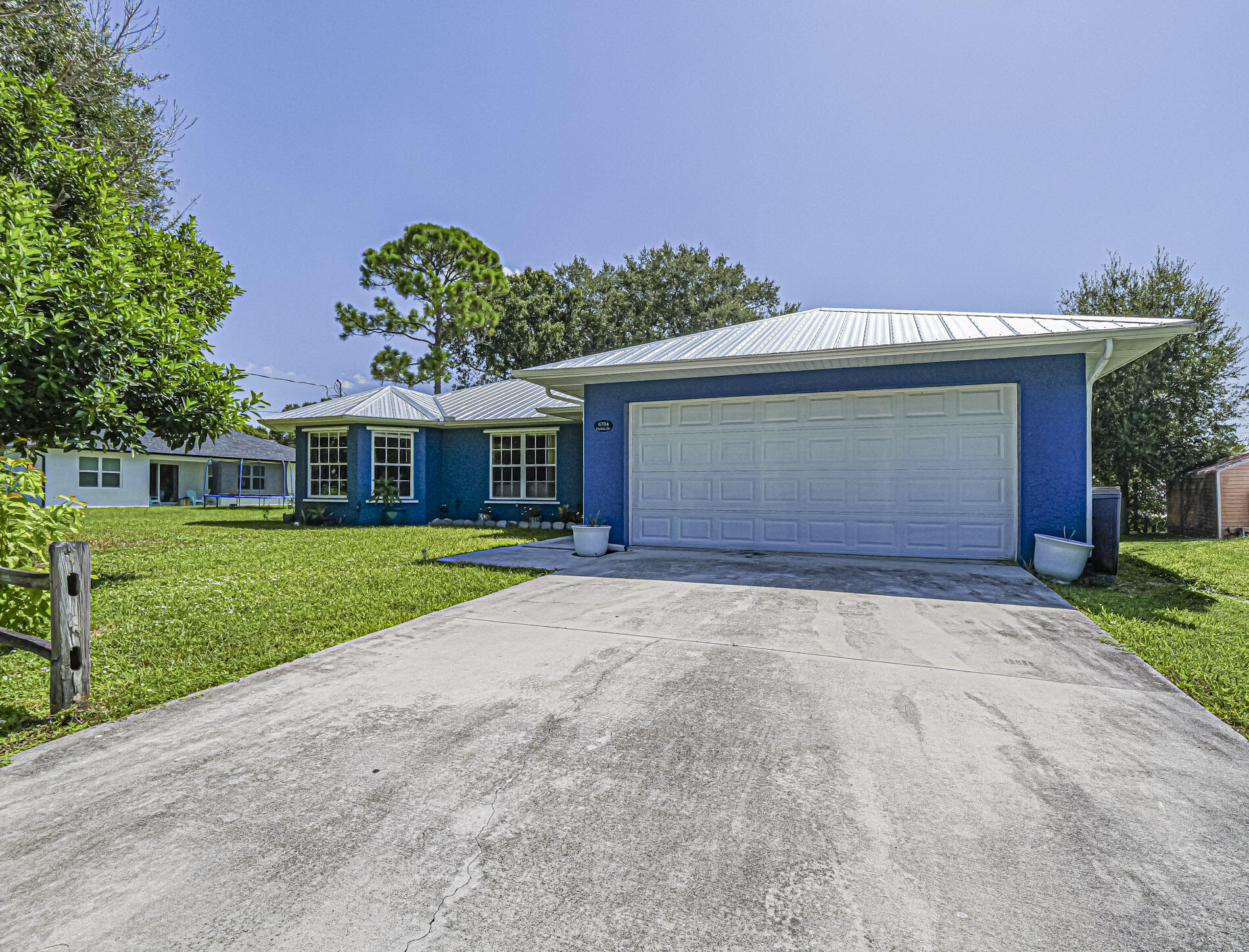 6704 Hulda Drive Property Photo 6