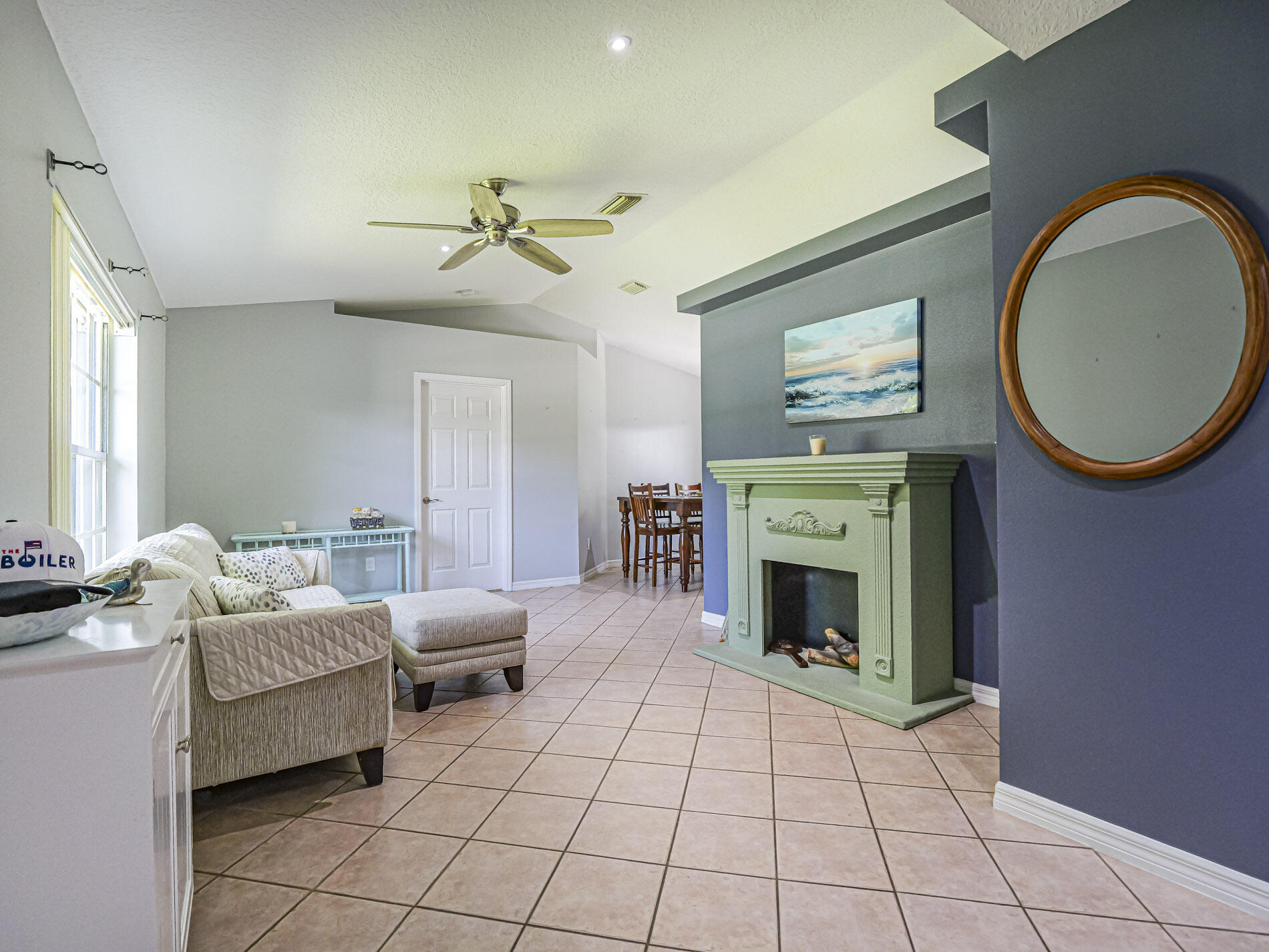 6704 Hulda Drive Property Photo 8