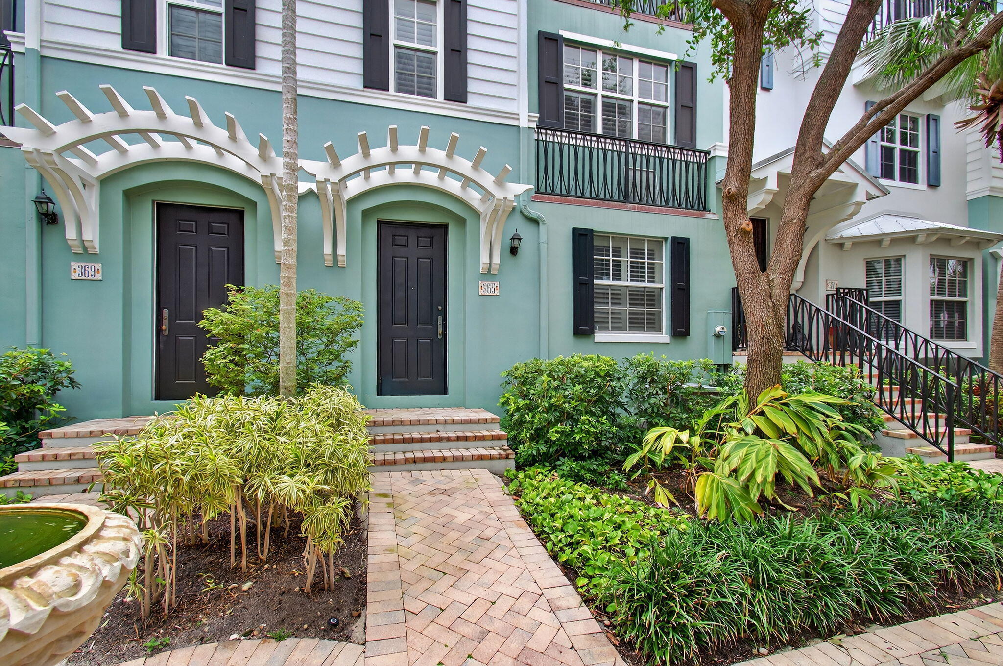 365 W Mallory Circle Property Photo 4