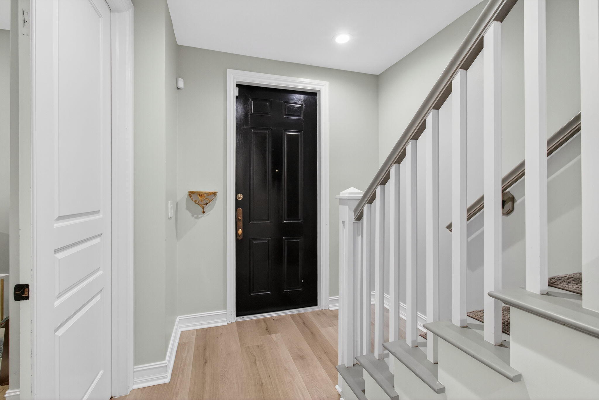 365 W Mallory Circle Property Photo 5