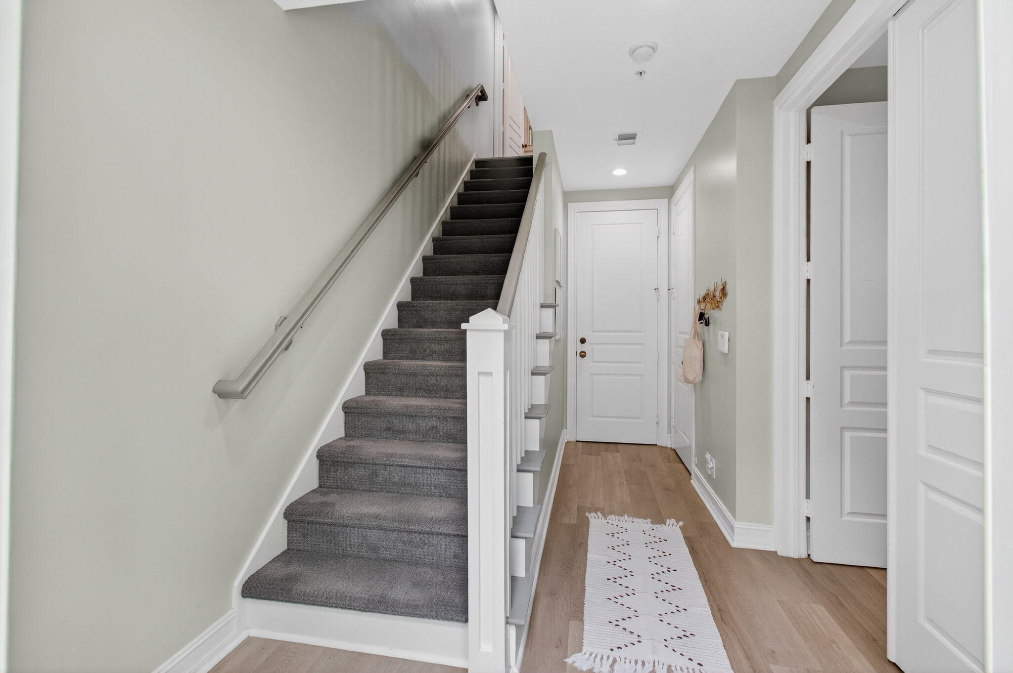 365 W Mallory Circle Property Photo 6