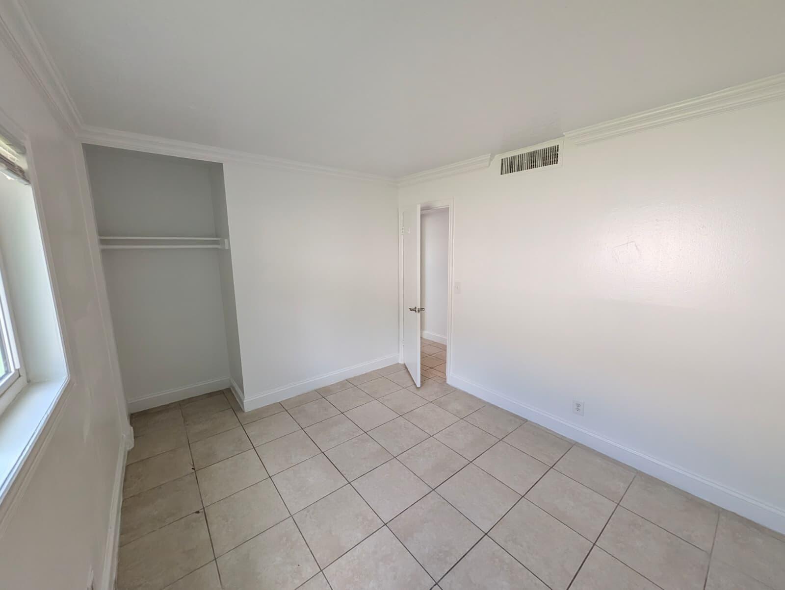 817 Lighthouse Drive B Property Photo 8