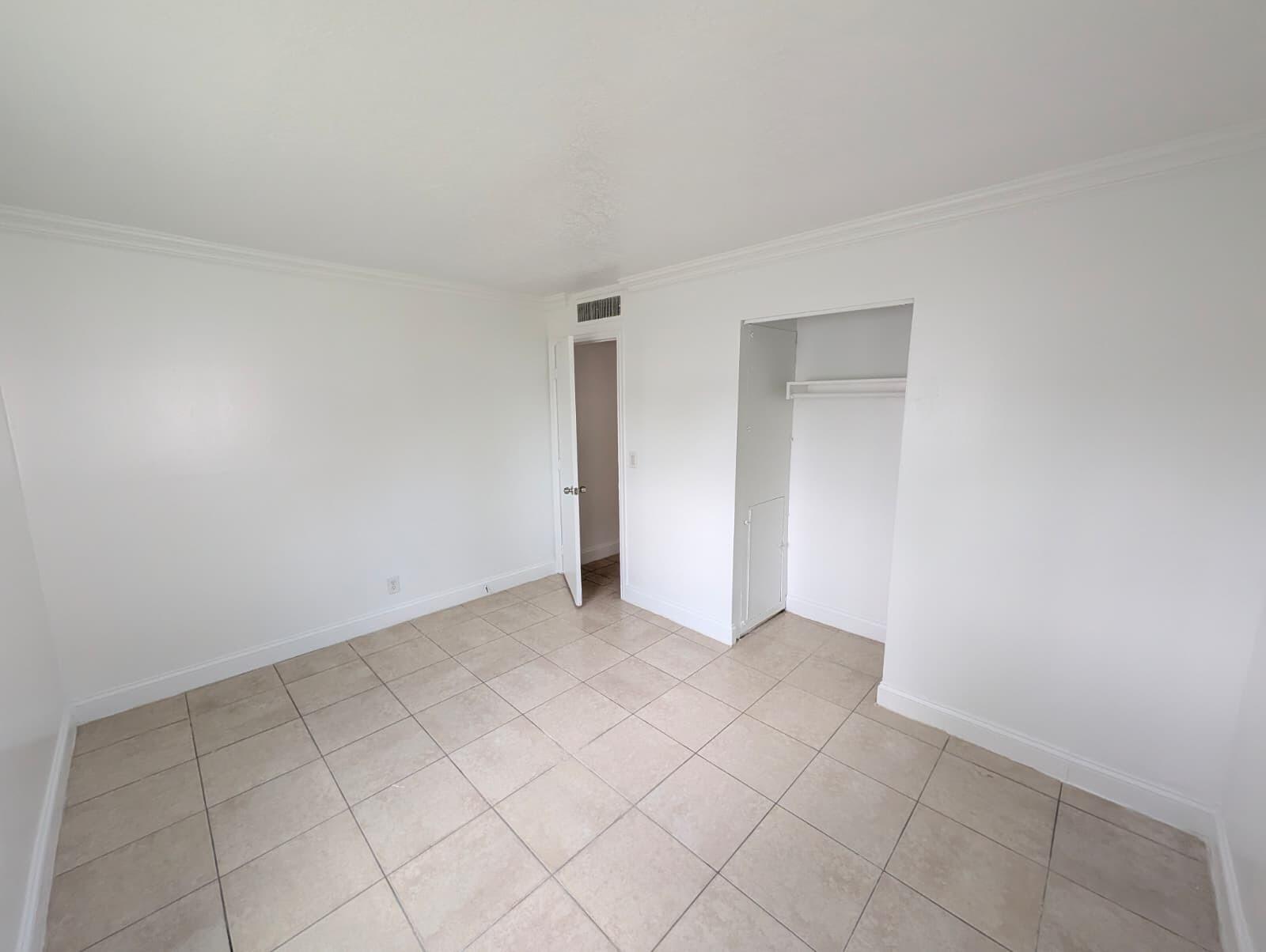 817 Lighthouse Drive B Property Photo 9