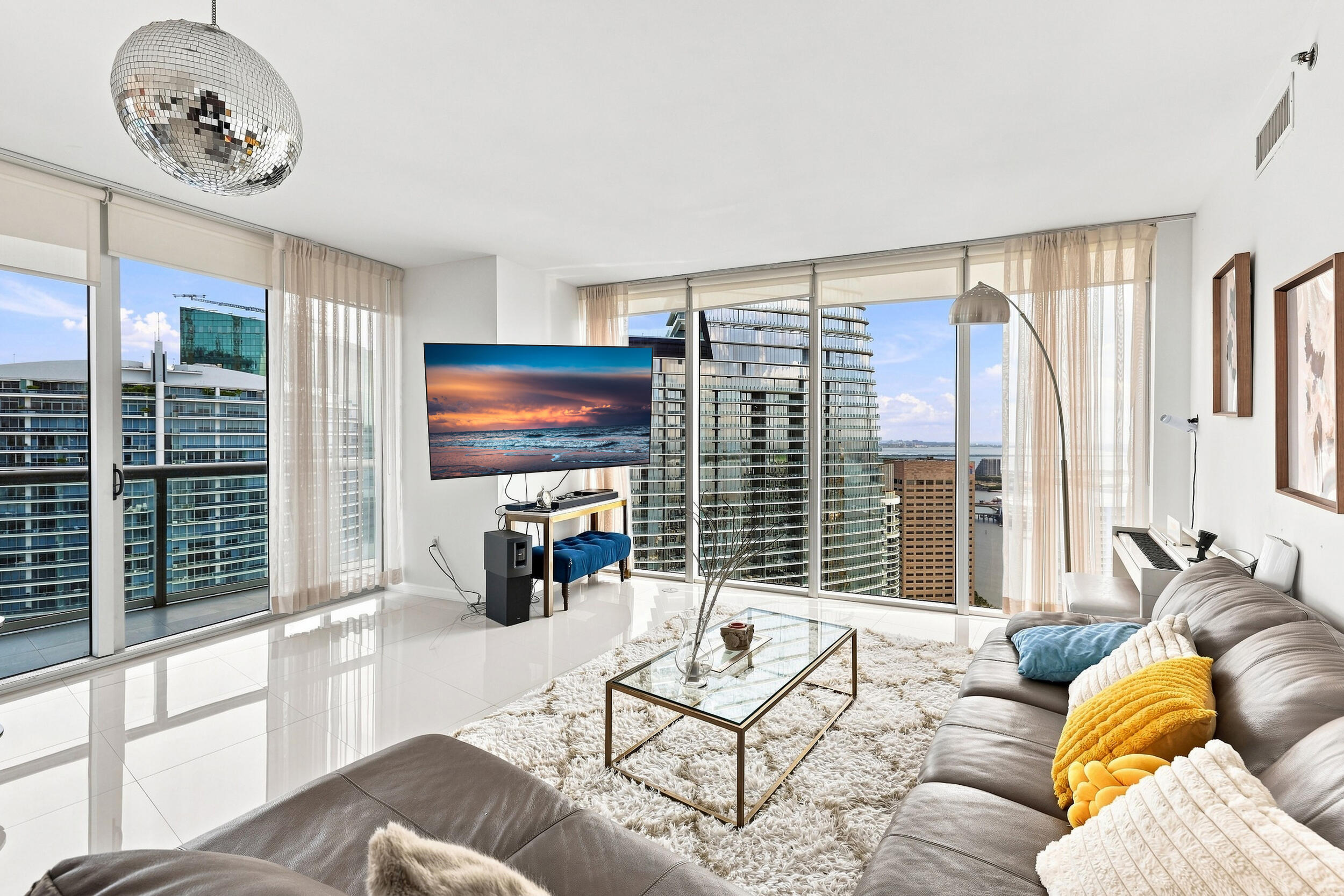 465 Brickell Avenue 5102 Property Photo 7