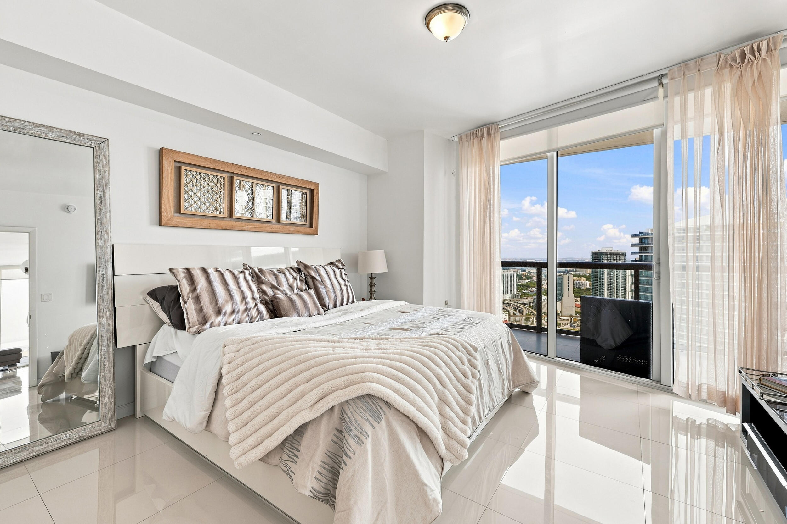 465 Brickell Avenue 5102 Property Photo 13