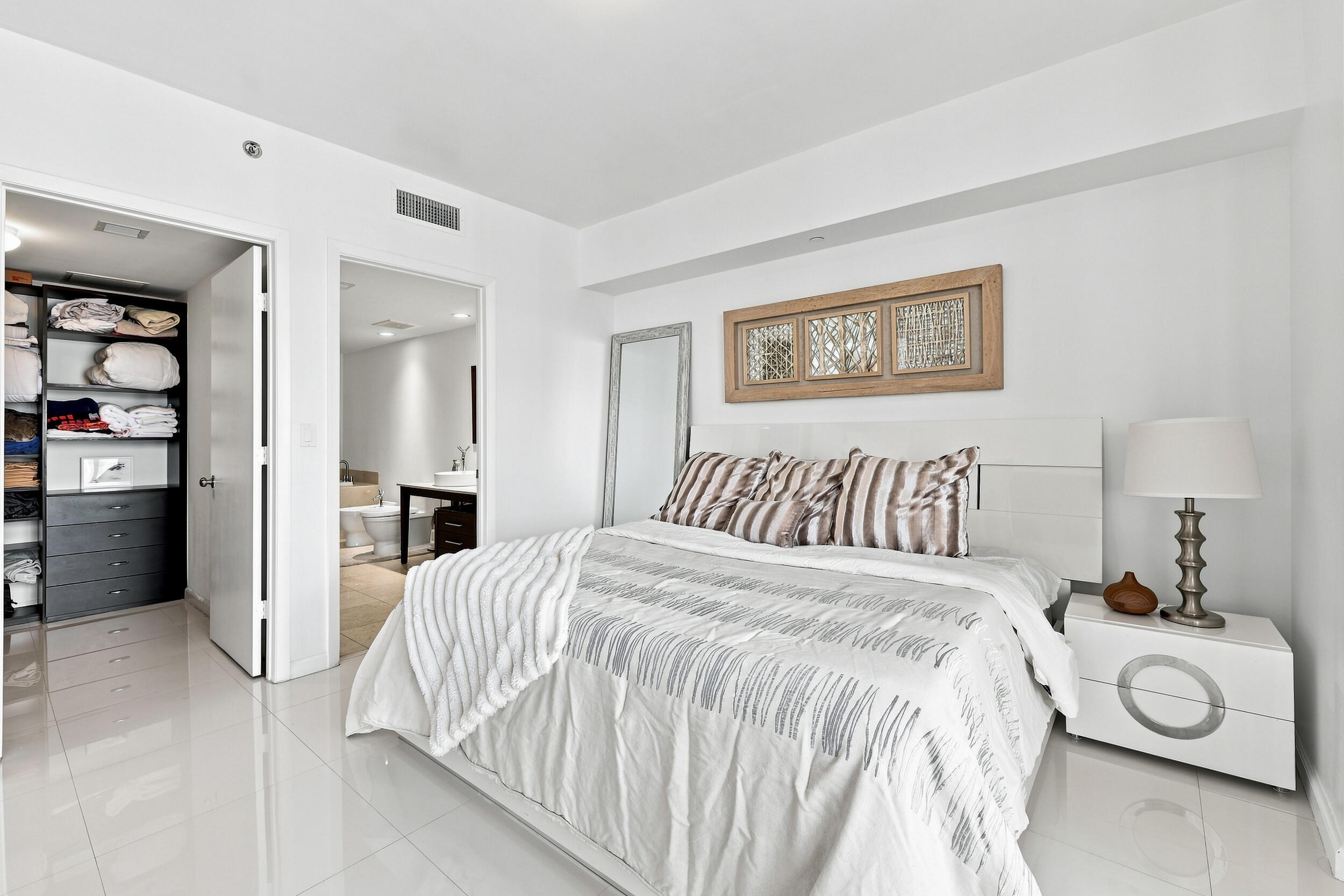 465 Brickell Avenue 5102 Property Photo 14