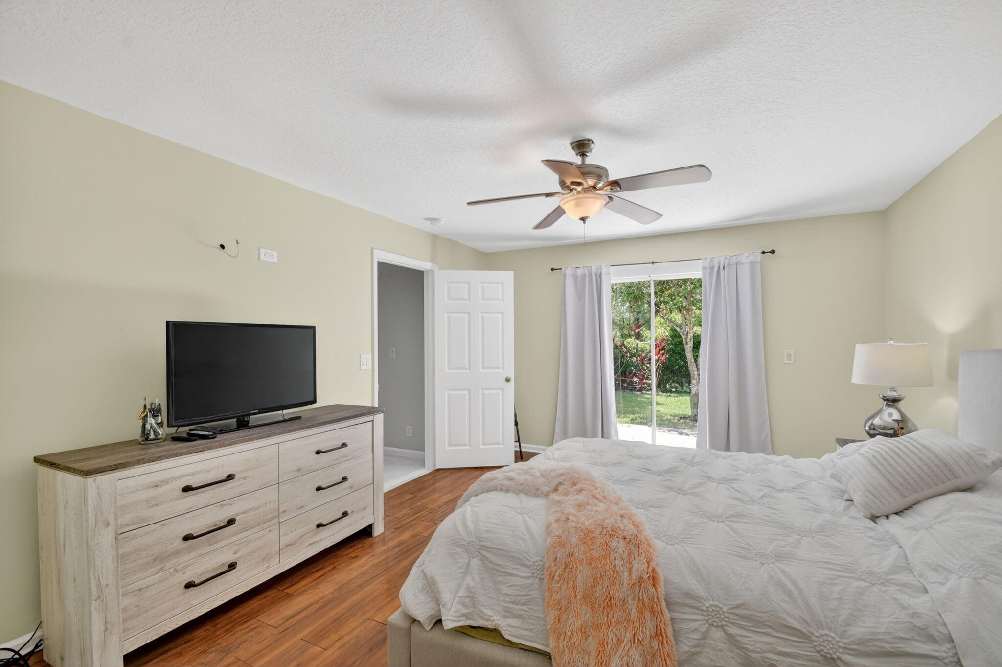 1080 Salmon Isle Property Photo 34
