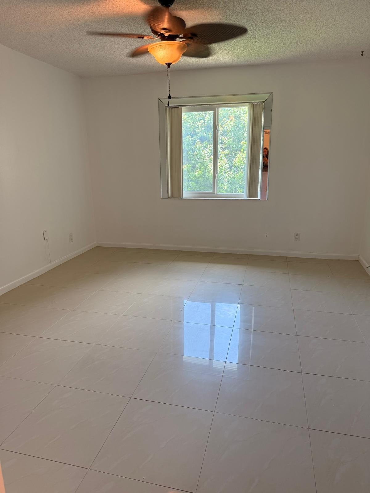 13696 Via Flora G Property Photo 15