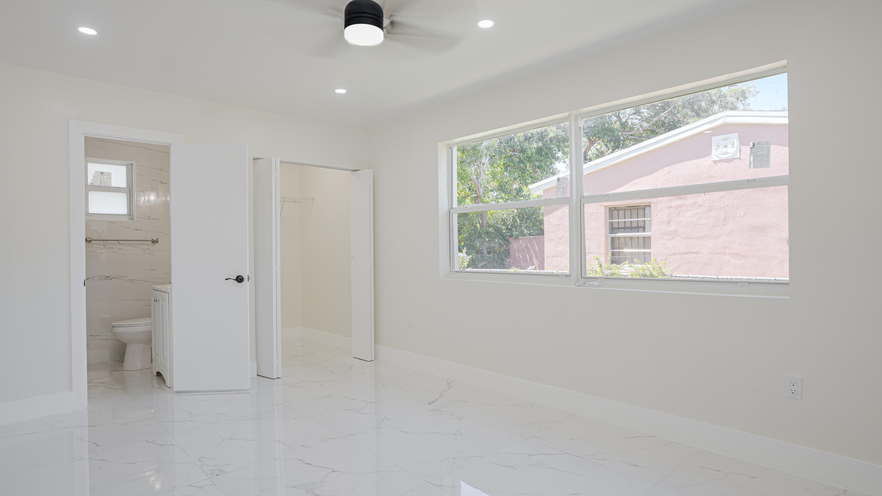 15740 Nw 18th Avenue Property Photo 7