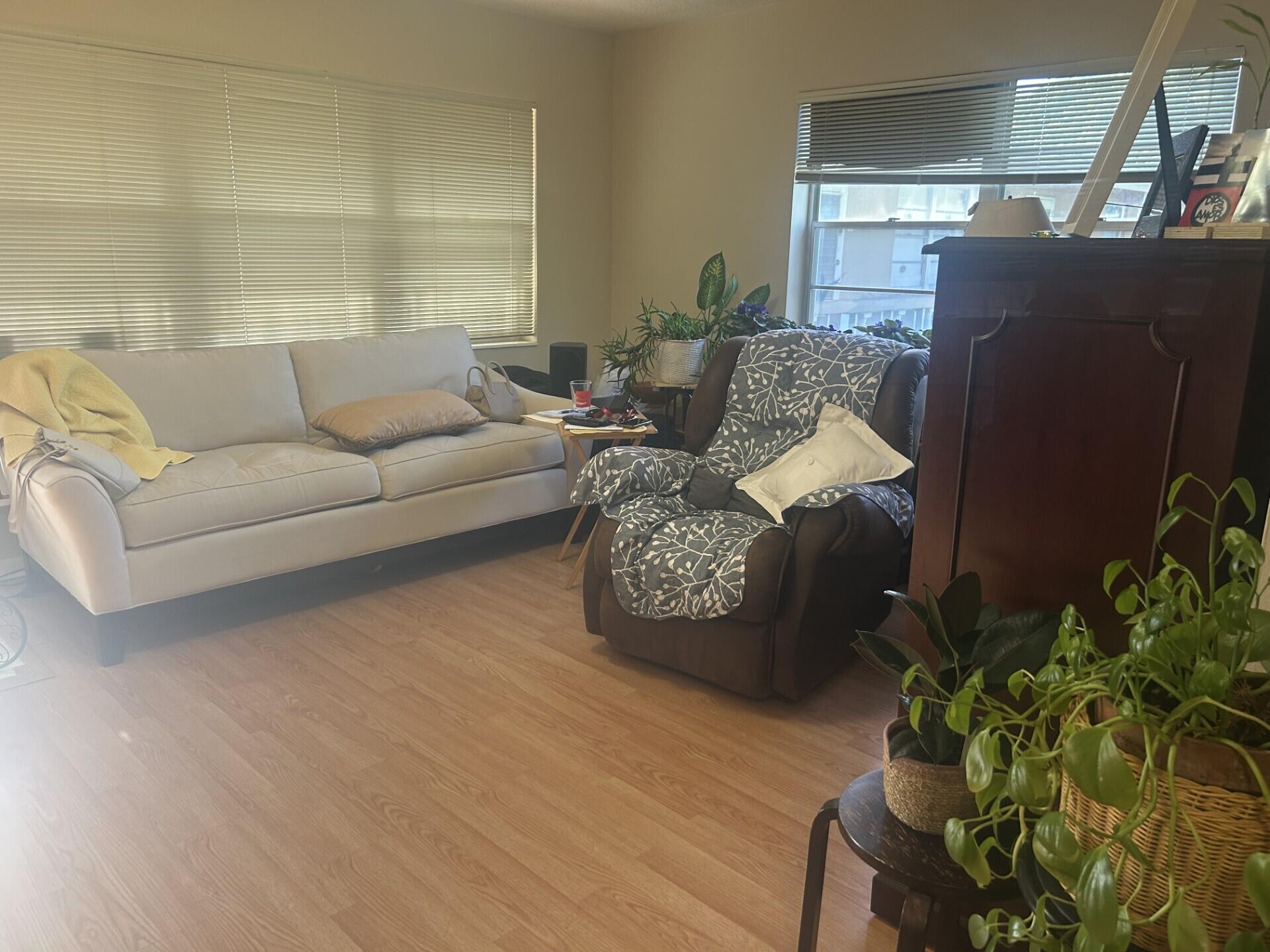 126 Bedford E Property Photo 6