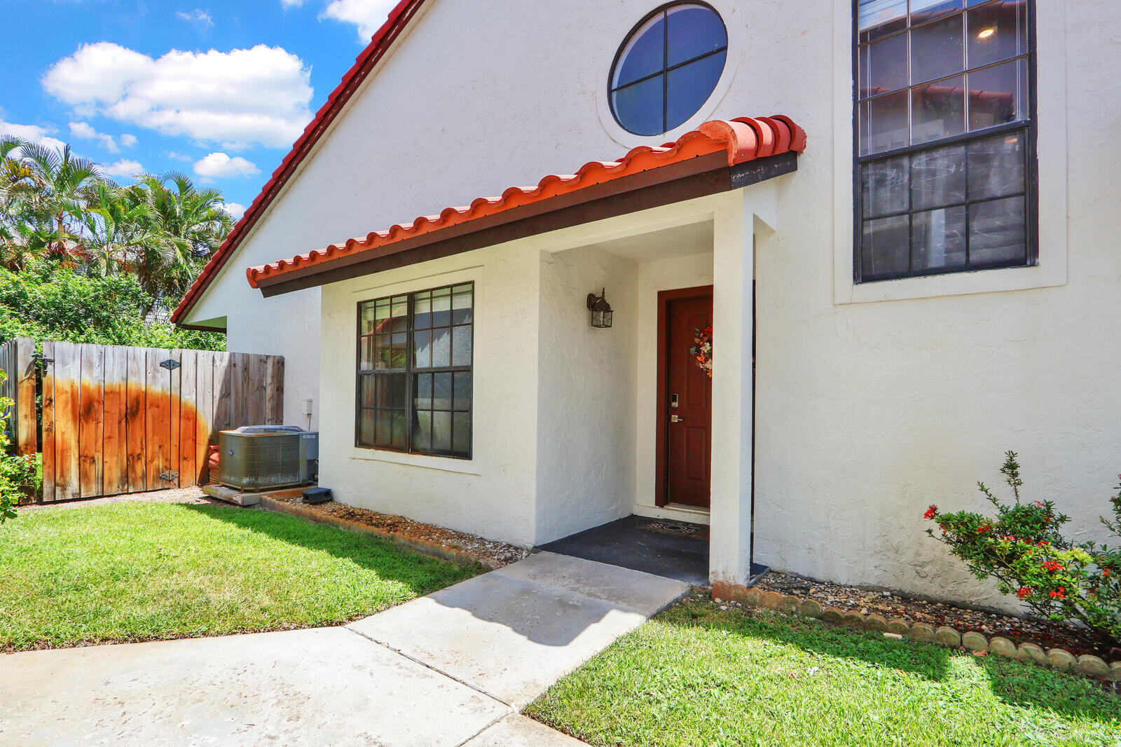 13483 Fountain View Boulevard Property Photo 40