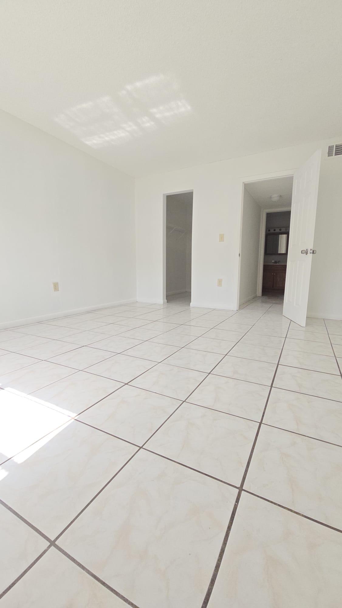 3600 Nw 21st Street 203 Property Photo 9