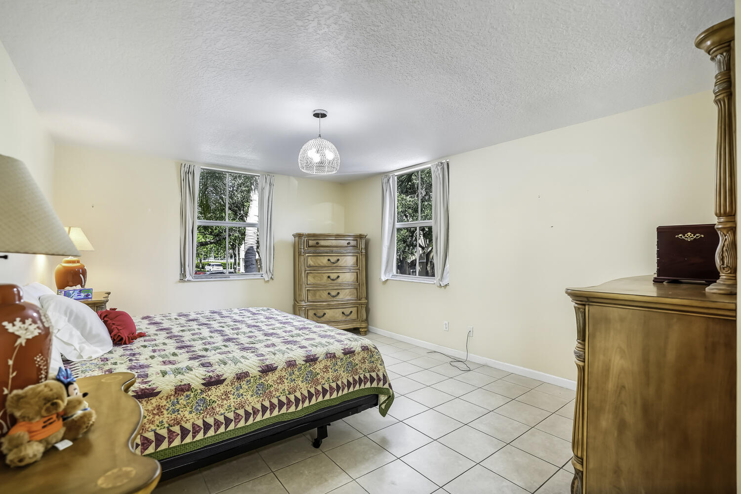 609 E Sheridan Street 208 Property Photo 5