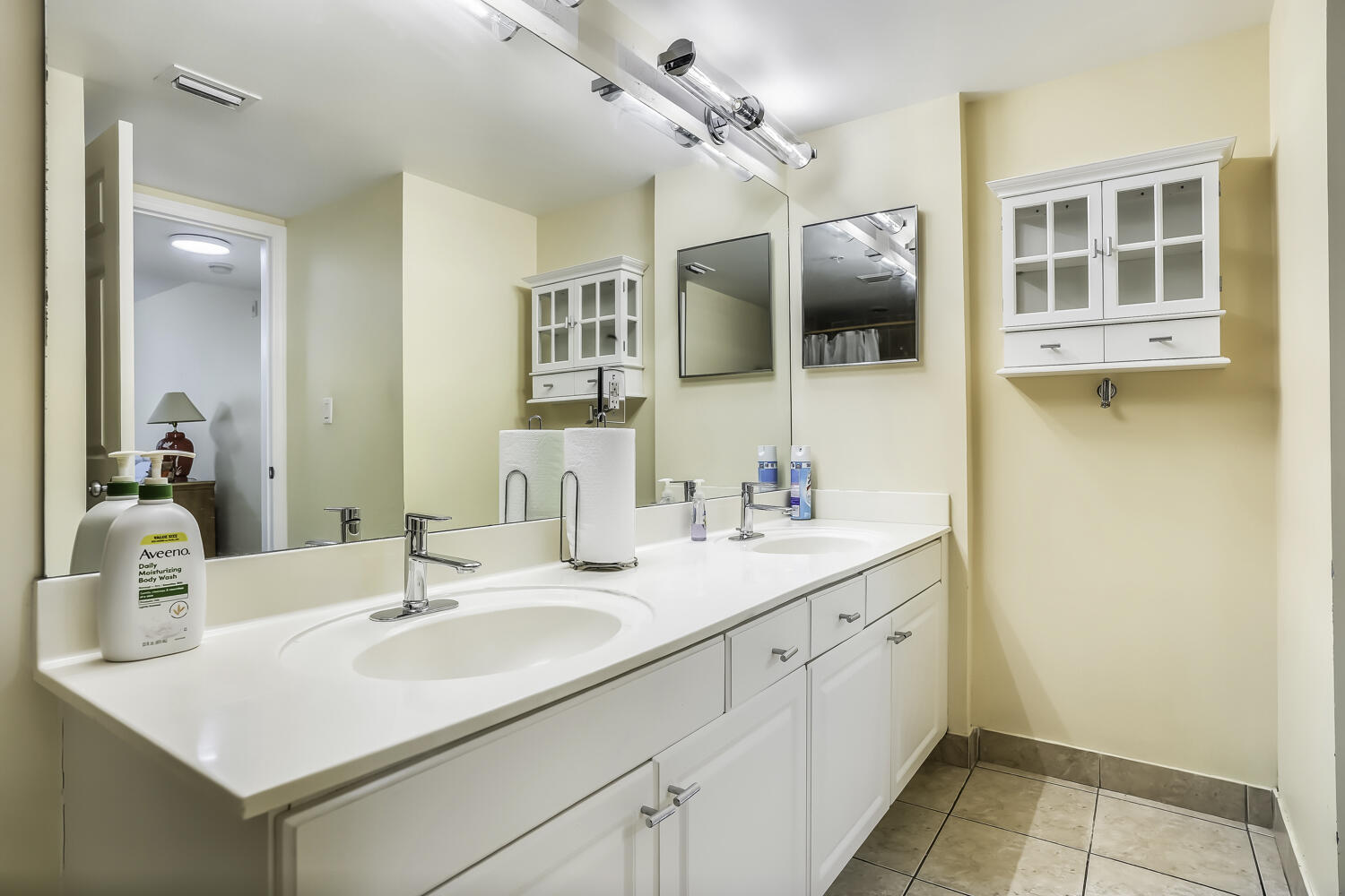 609 E Sheridan Street 208 Property Photo 6