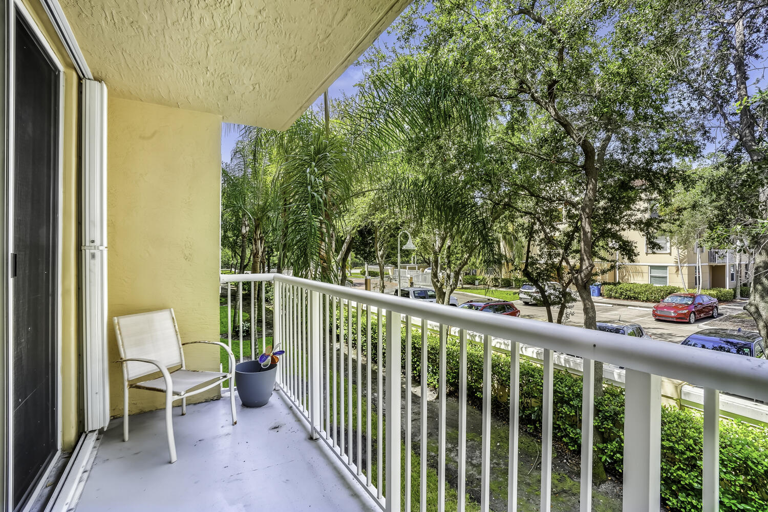 609 E Sheridan Street 208 Property Photo 10