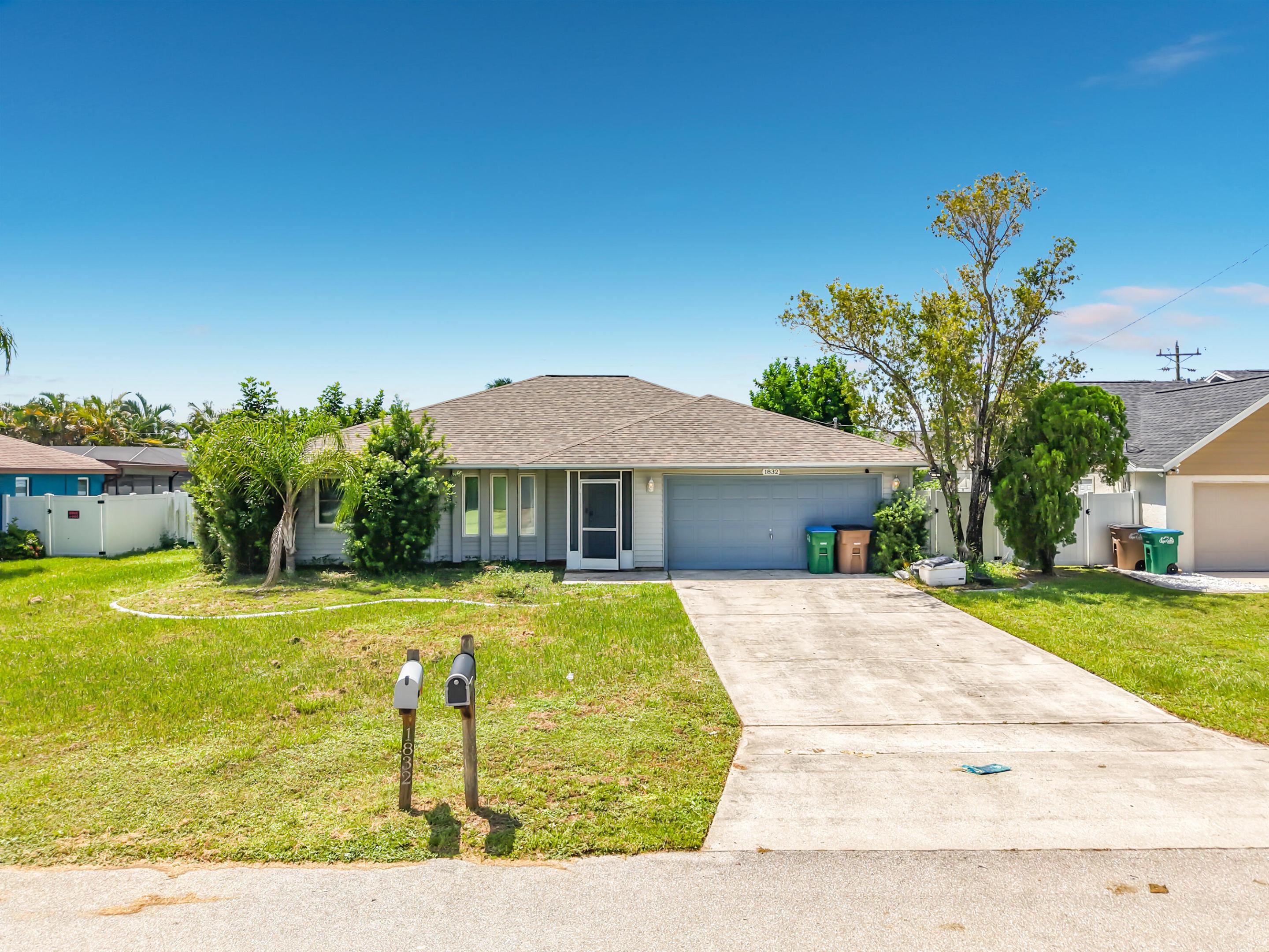 1832 Se Van Loon Terrace Property Photo 1