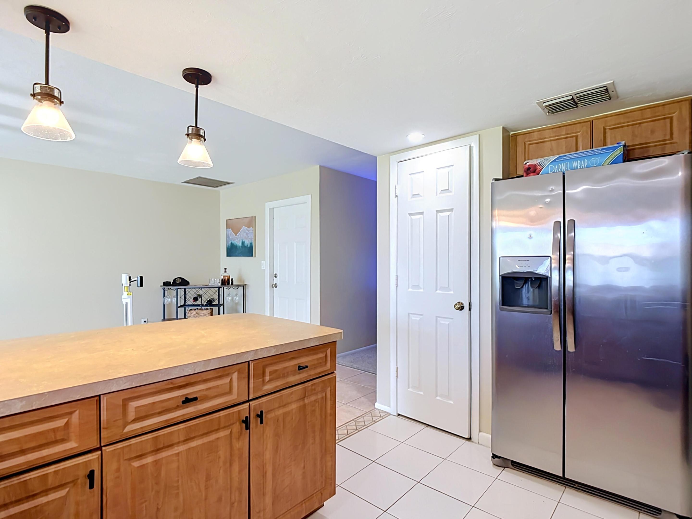 1832 Se Van Loon Terrace Property Photo 12