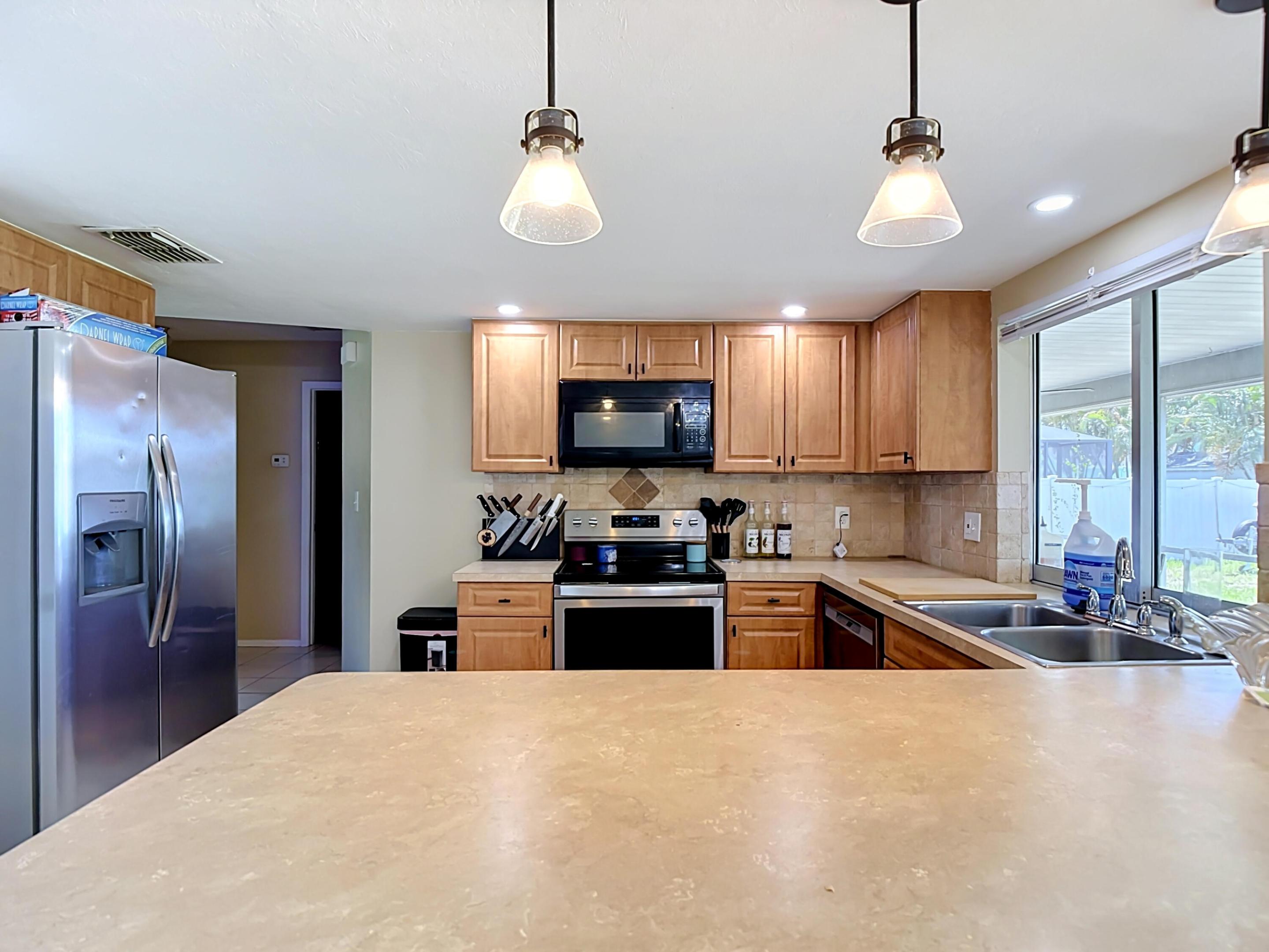 1832 Se Van Loon Terrace Property Photo 13