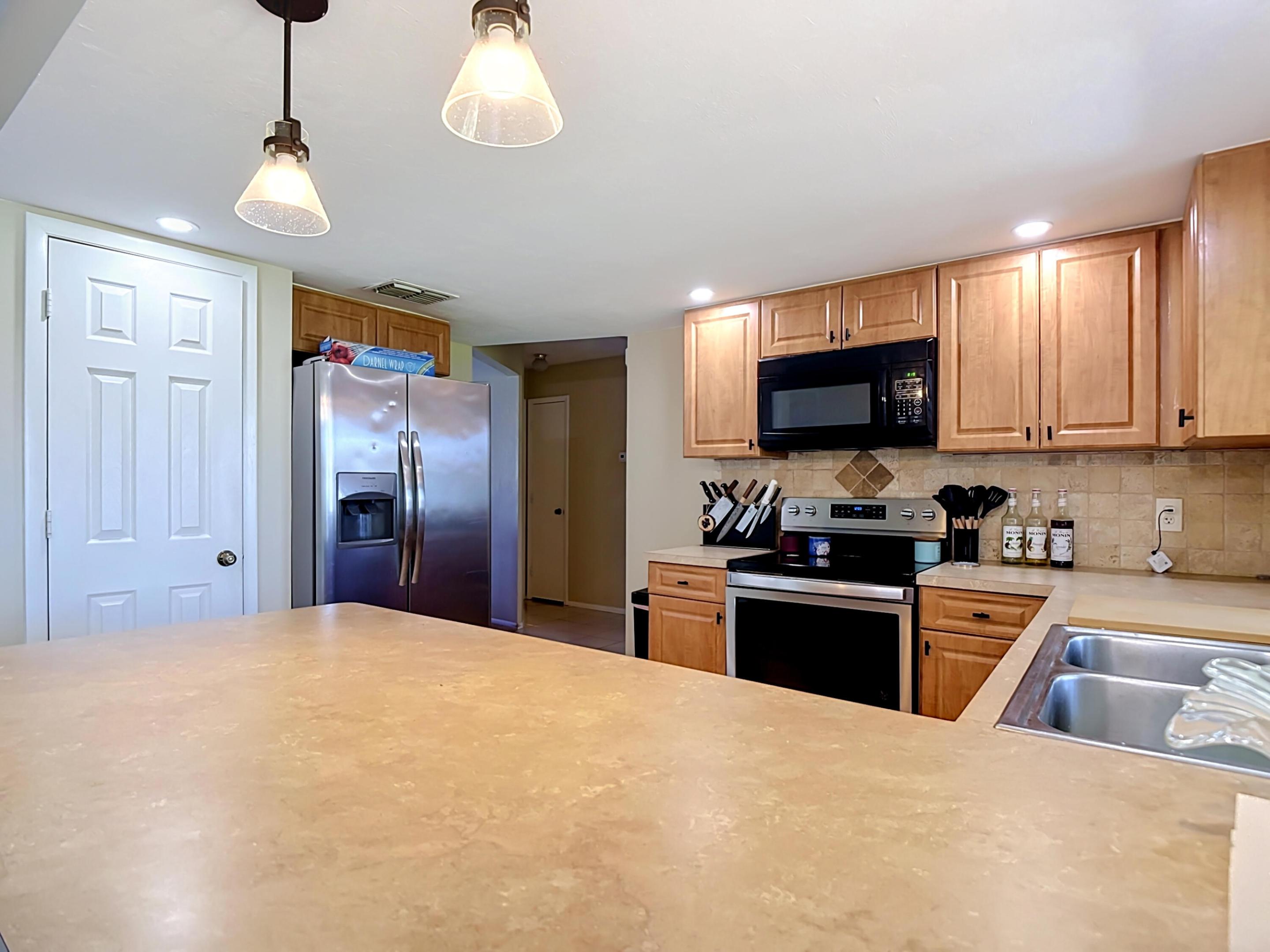 1832 Se Van Loon Terrace Property Photo 14
