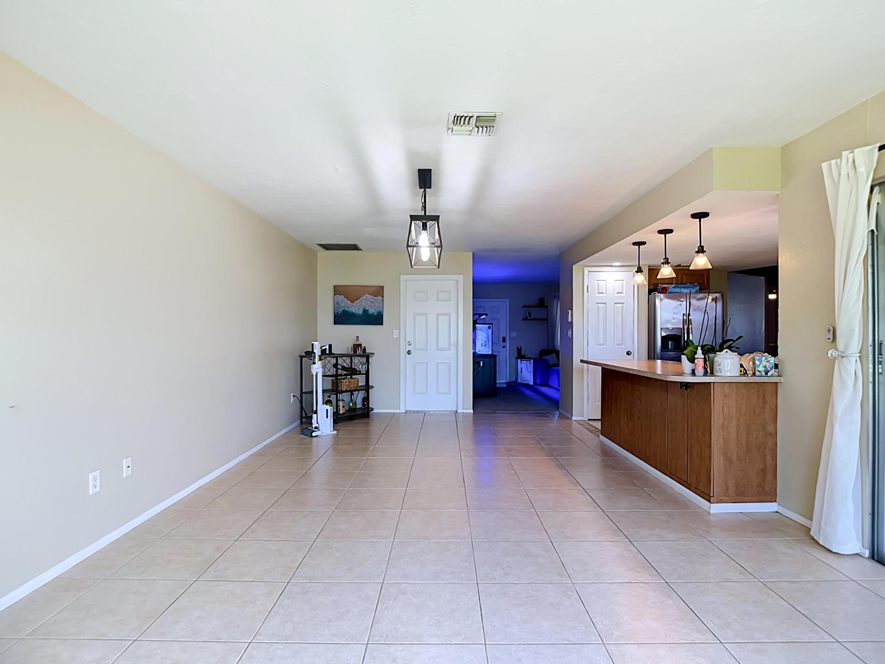 1832 Se Van Loon Terrace Property Photo 17