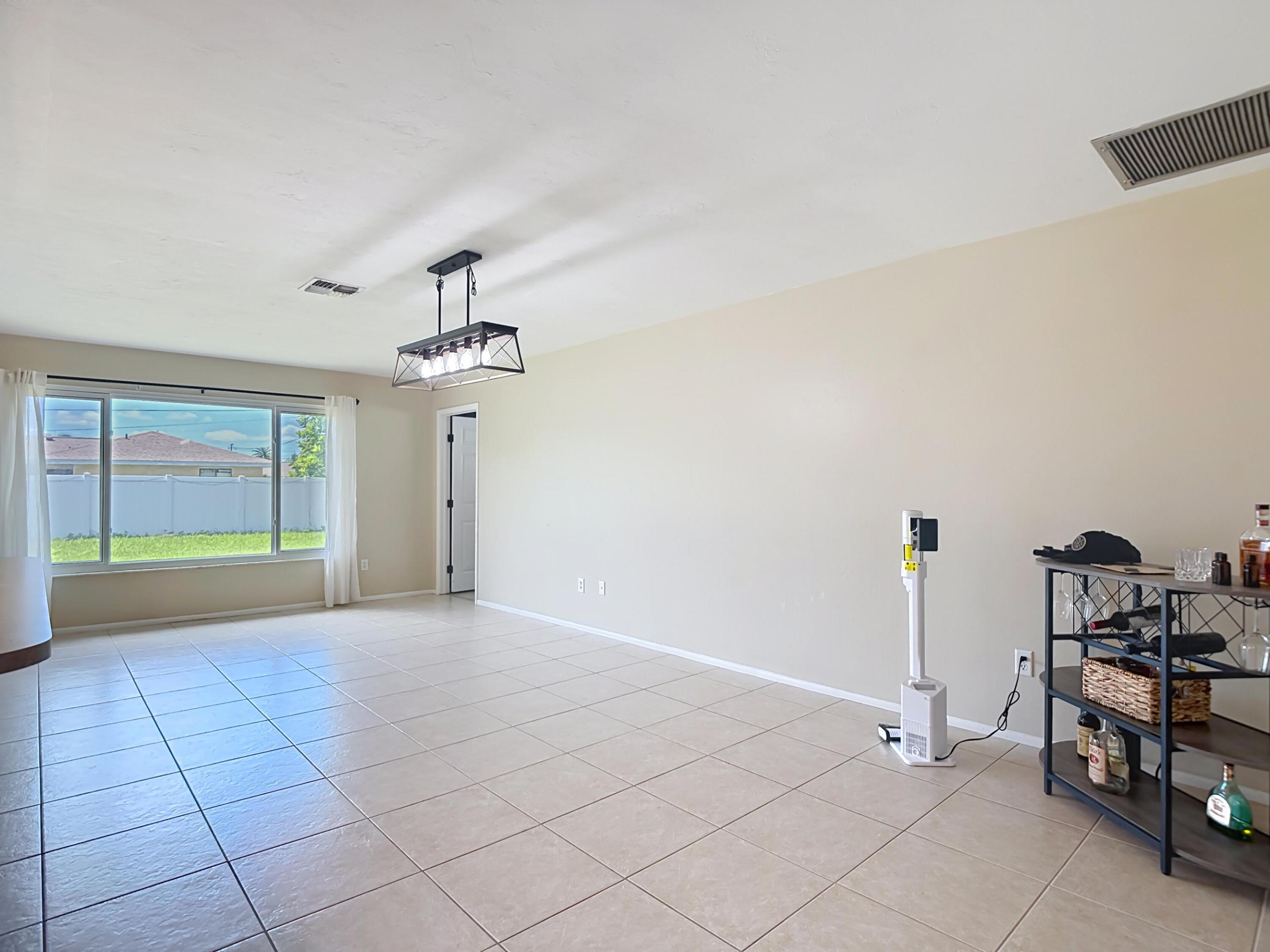 1832 Se Van Loon Terrace Property Photo 19