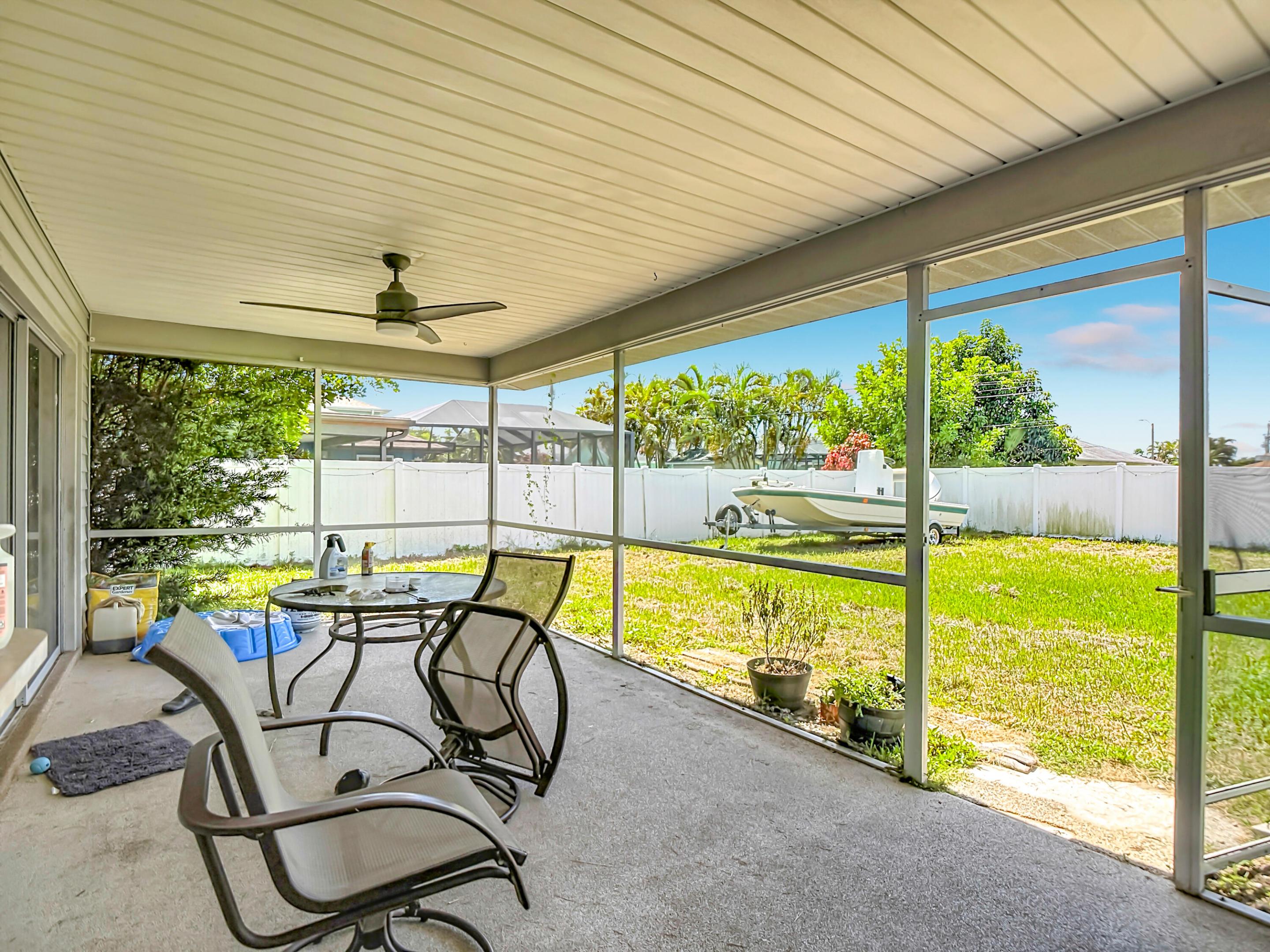 1832 Se Van Loon Terrace Property Photo 22