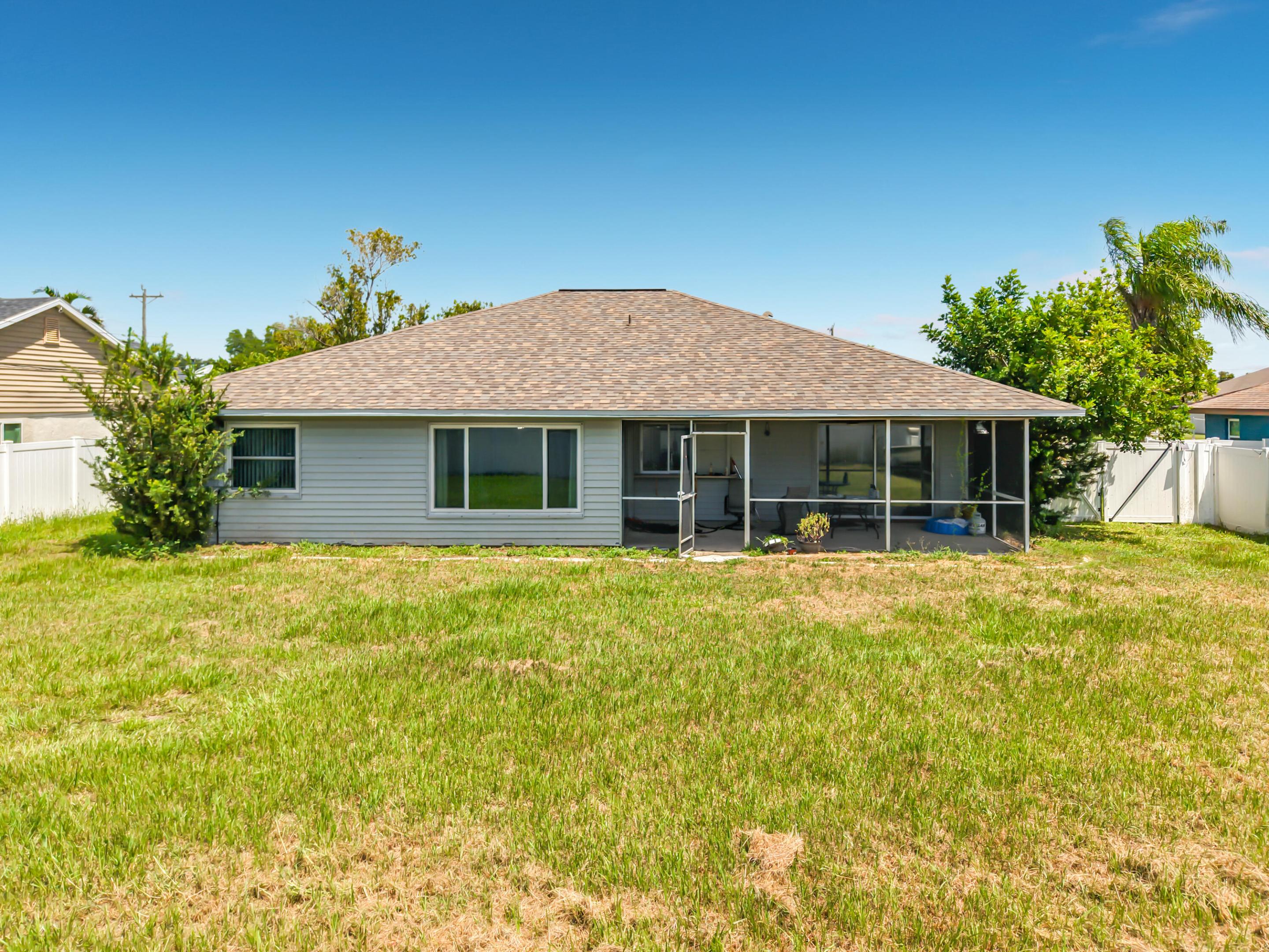 1832 Se Van Loon Terrace Property Photo 27