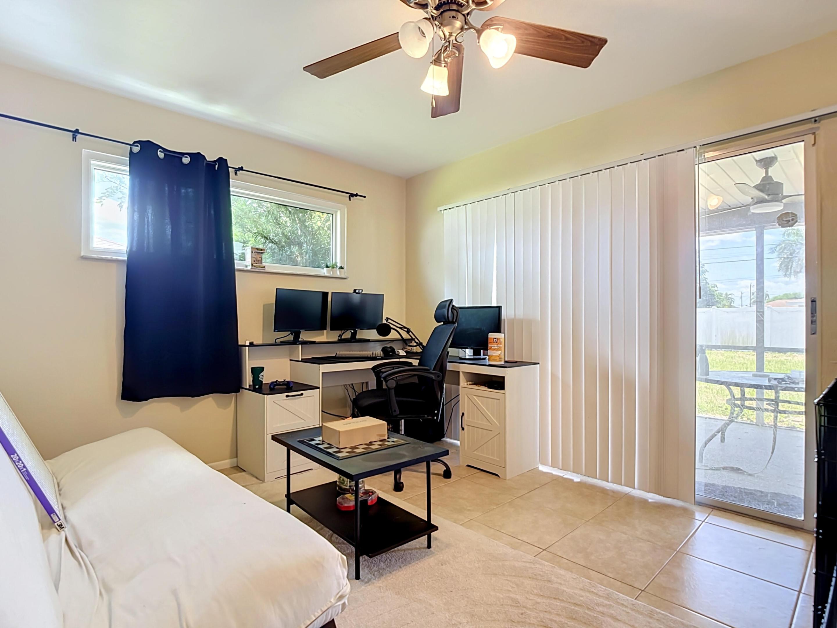 1832 Se Van Loon Terrace Property Photo 32