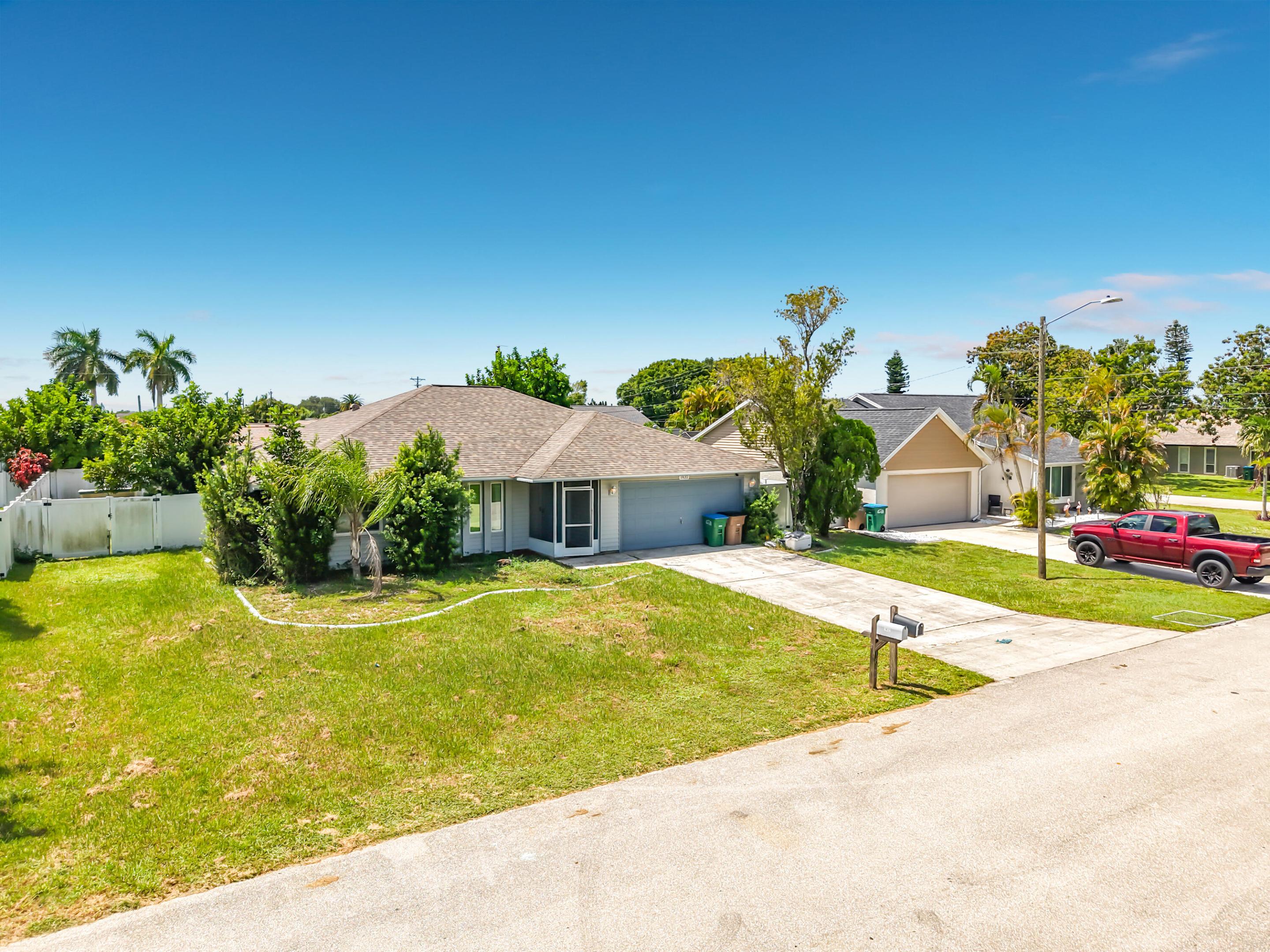 1832 Se Van Loon Terrace Property Photo 45