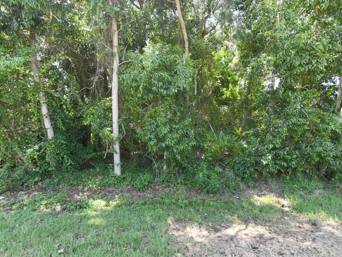 6421 Nw Friendly Circle Property Photo 1