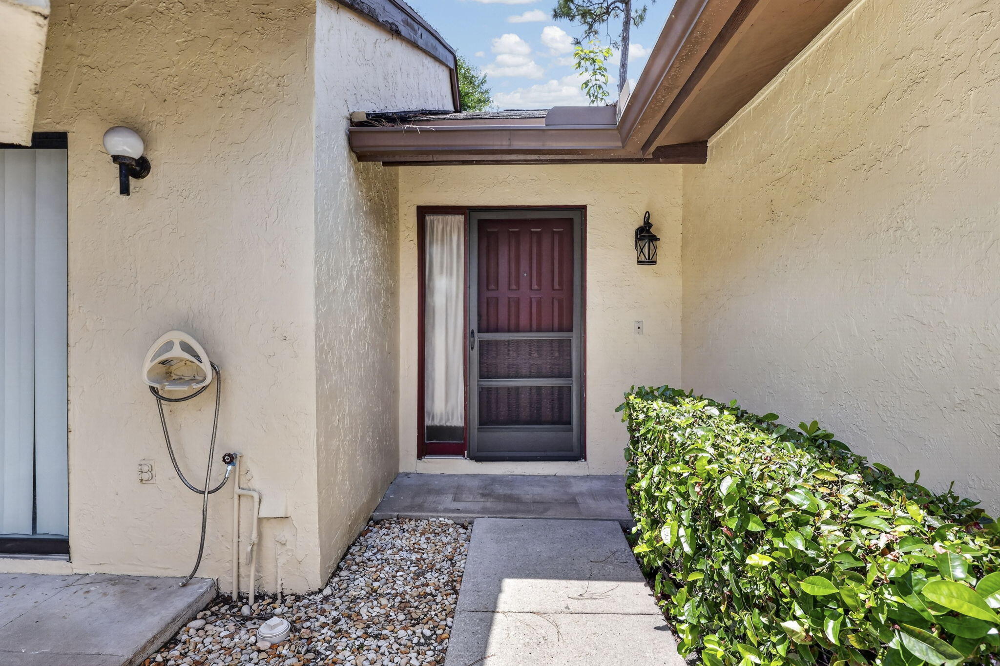 184 Mastic Tree Court Property Photo 3