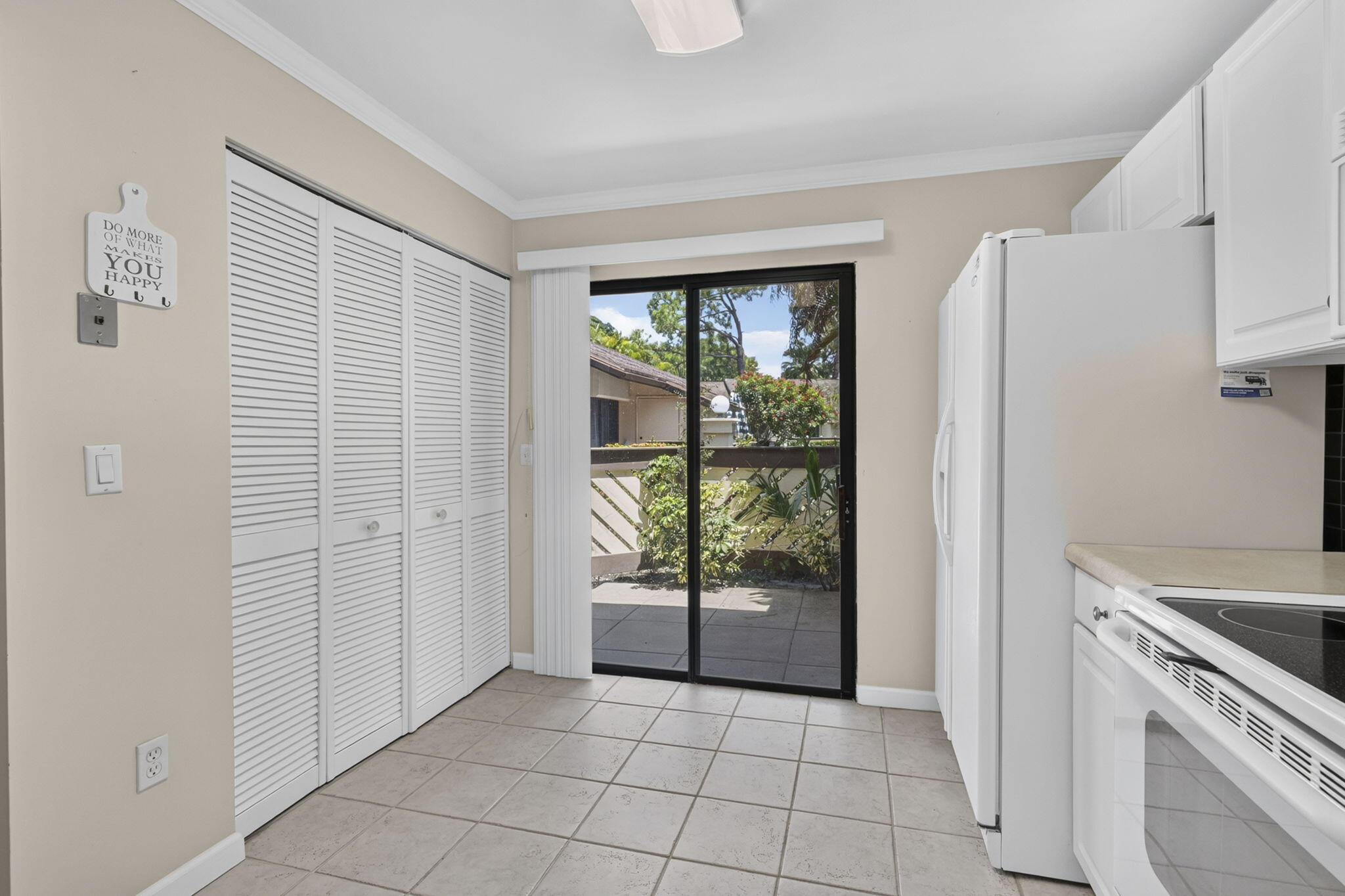 184 Mastic Tree Court Property Photo 13