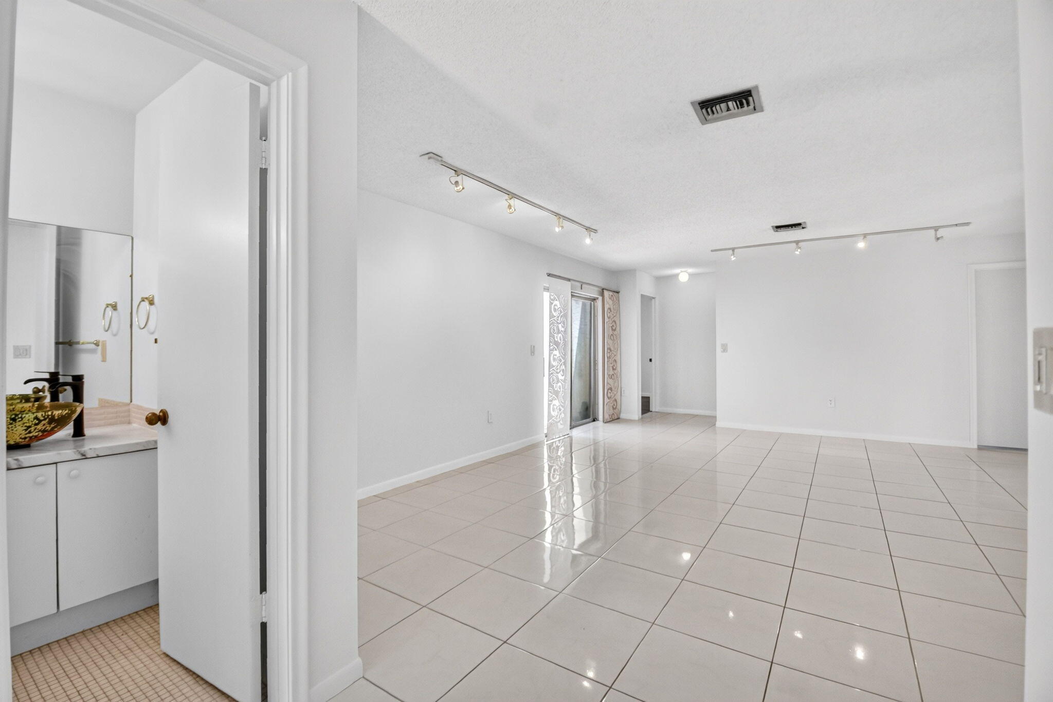 6747 Starkeys Place Property Photo 19
