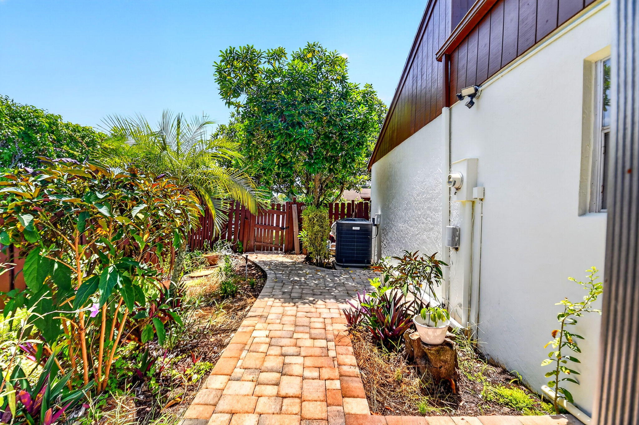 6747 Starkeys Place Property Photo 40