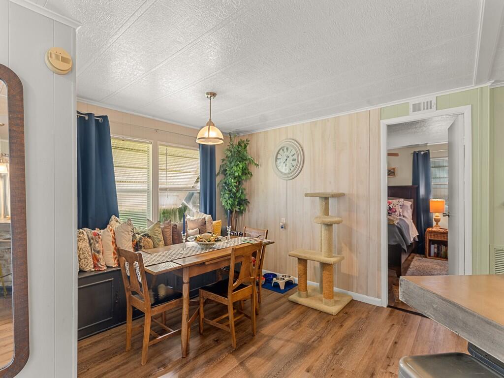385 Ne Jade Circle Property Photo 14