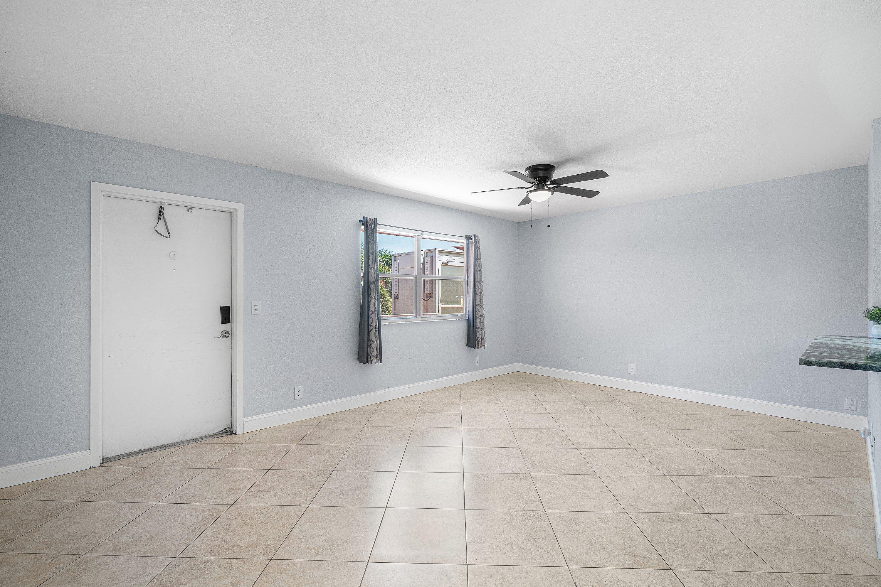 566 Saxony L Property Photo 3
