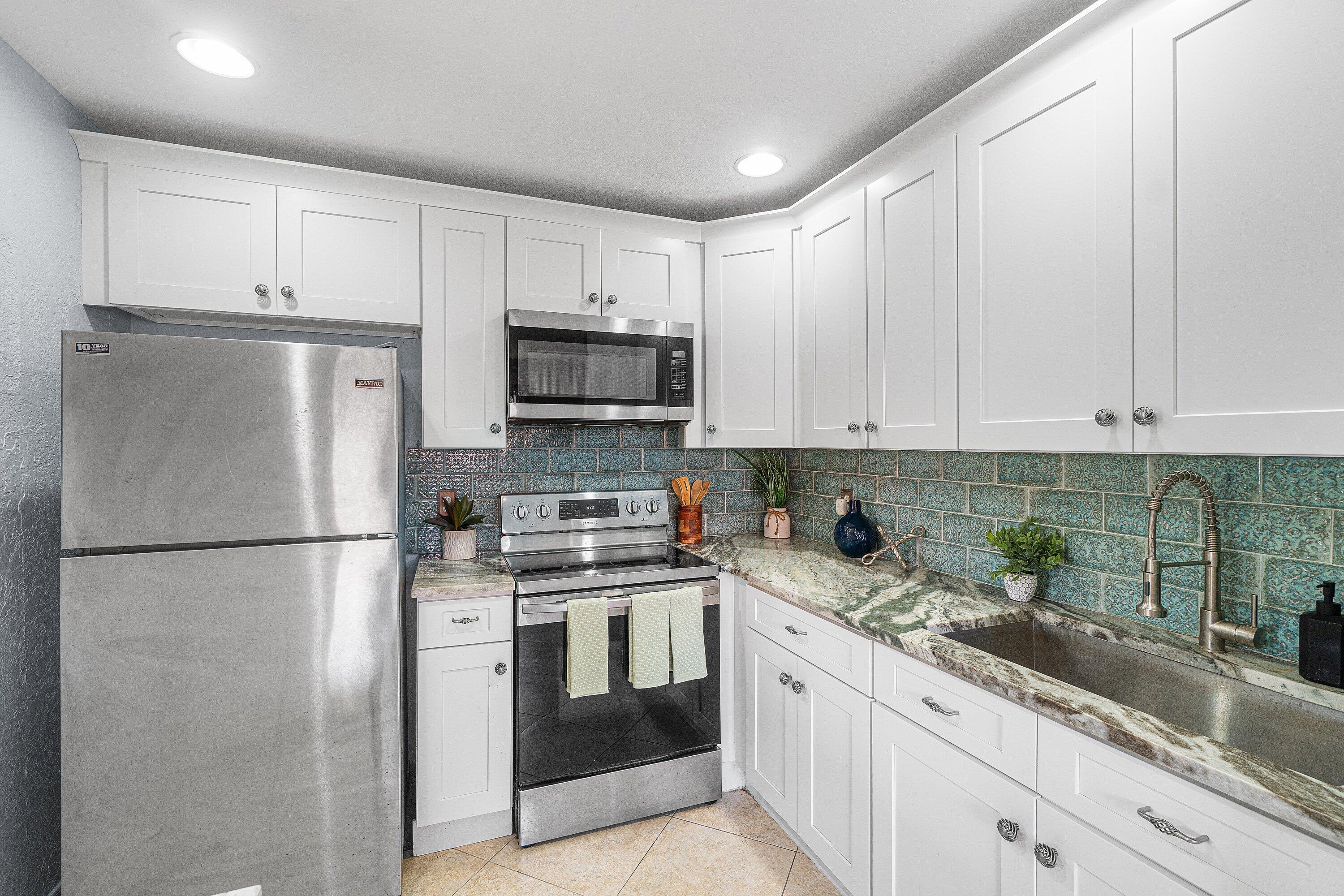 566 Saxony L Property Photo 12