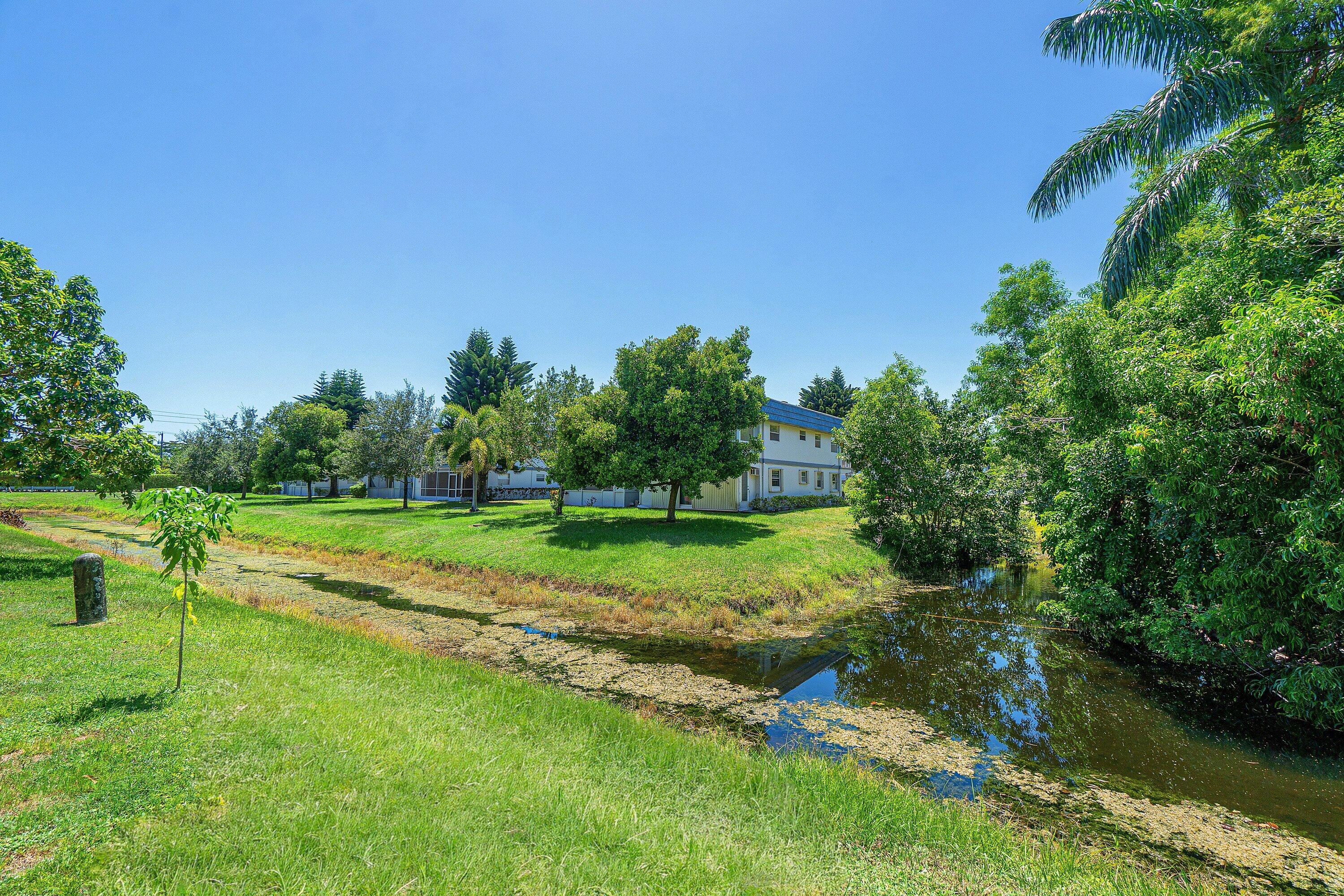 566 Saxony L Property Photo 28
