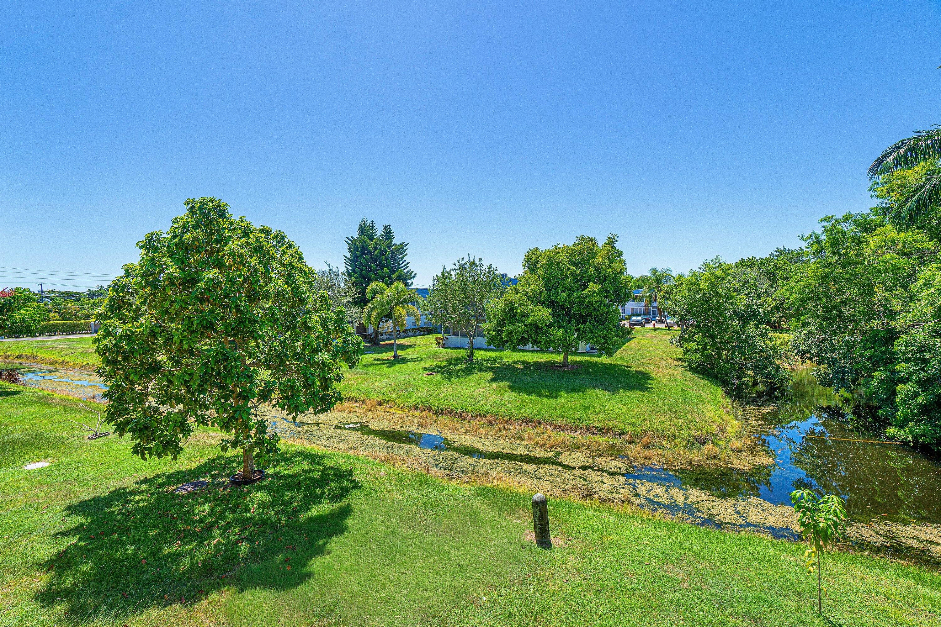 566 Saxony L Property Photo 29
