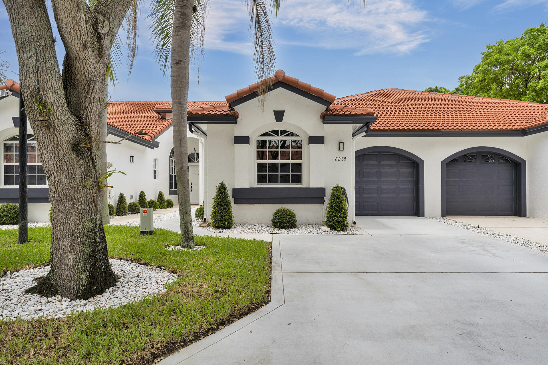 8255 Via Bella Property Photo 2