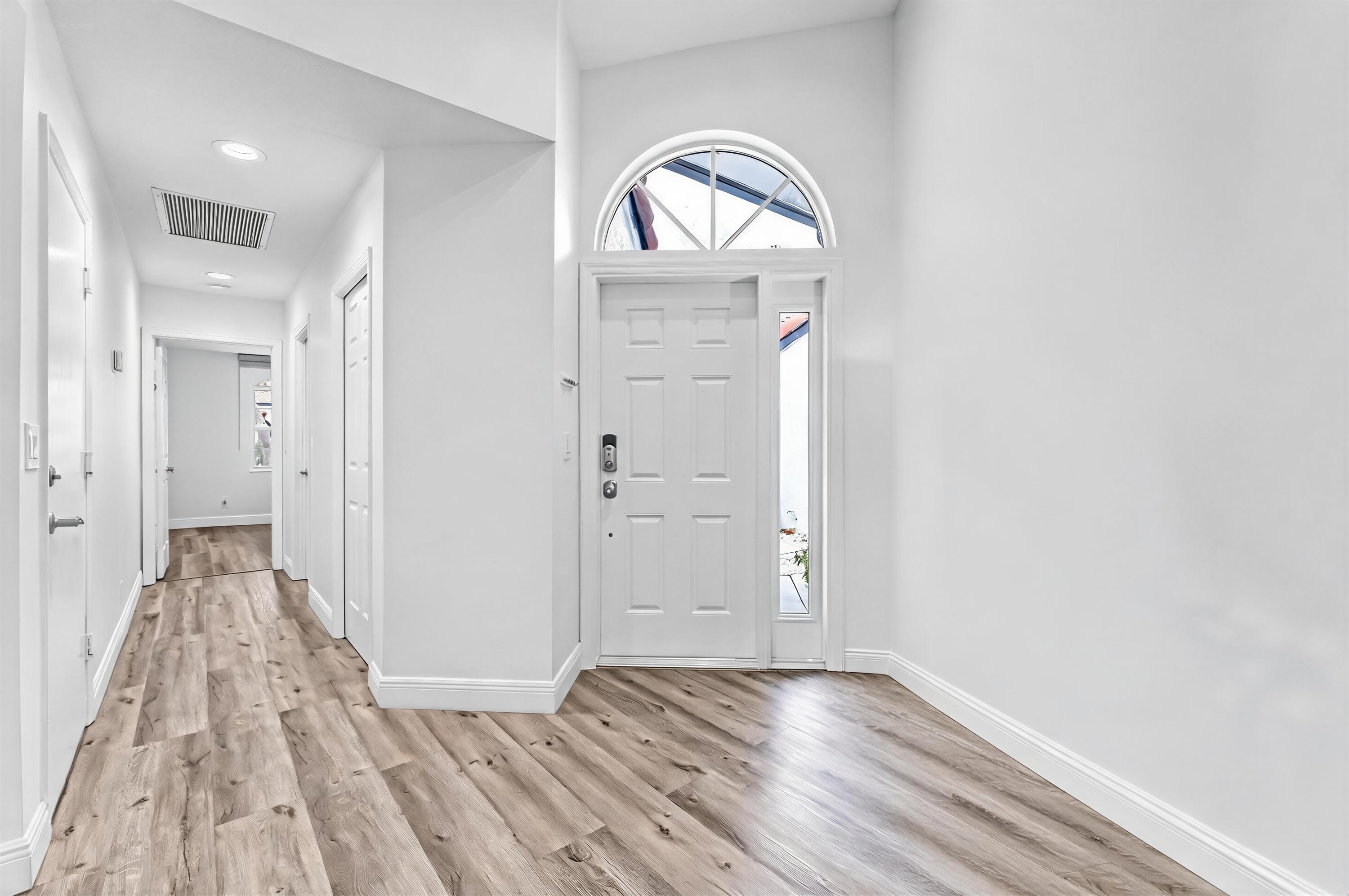 8255 Via Bella Property Photo 7
