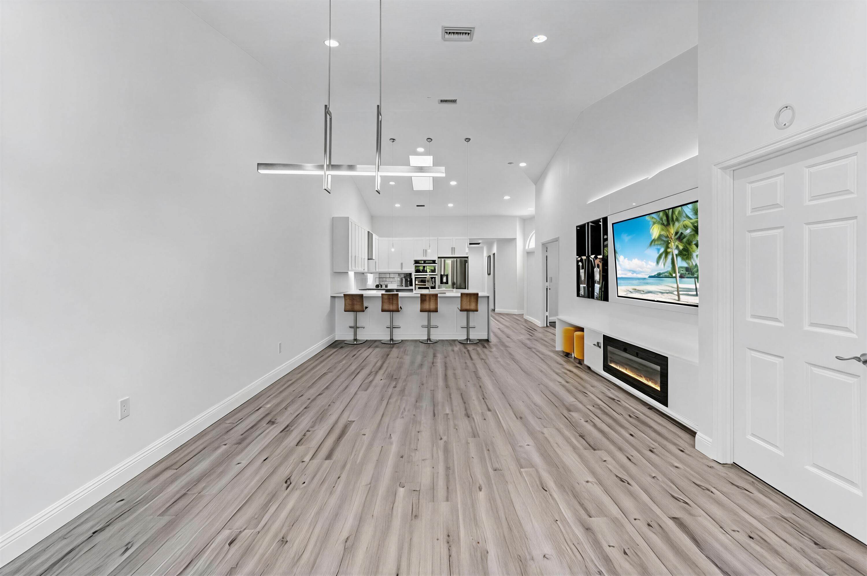 8255 Via Bella Property Photo 15