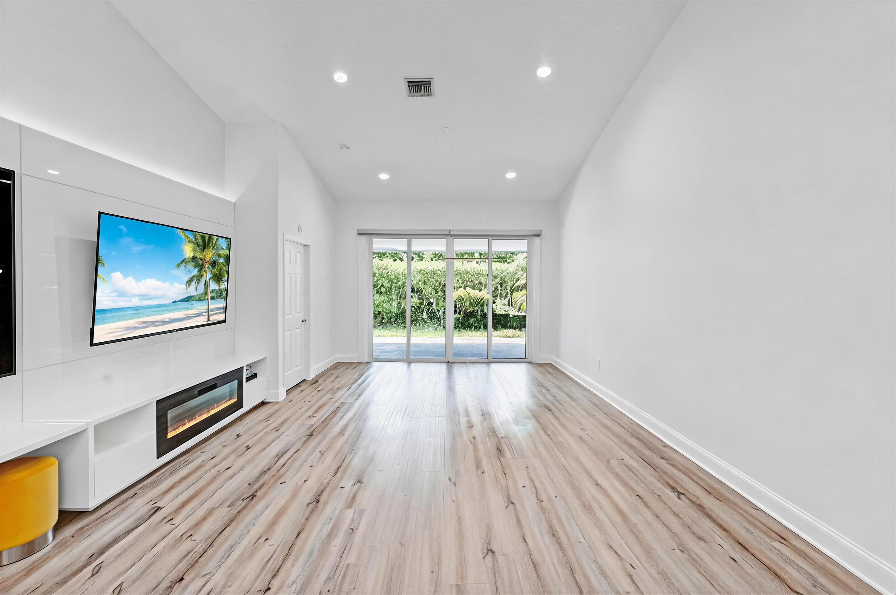 8255 Via Bella Property Photo 44