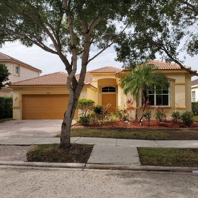 1002 Lavender Circle Property Photo 1