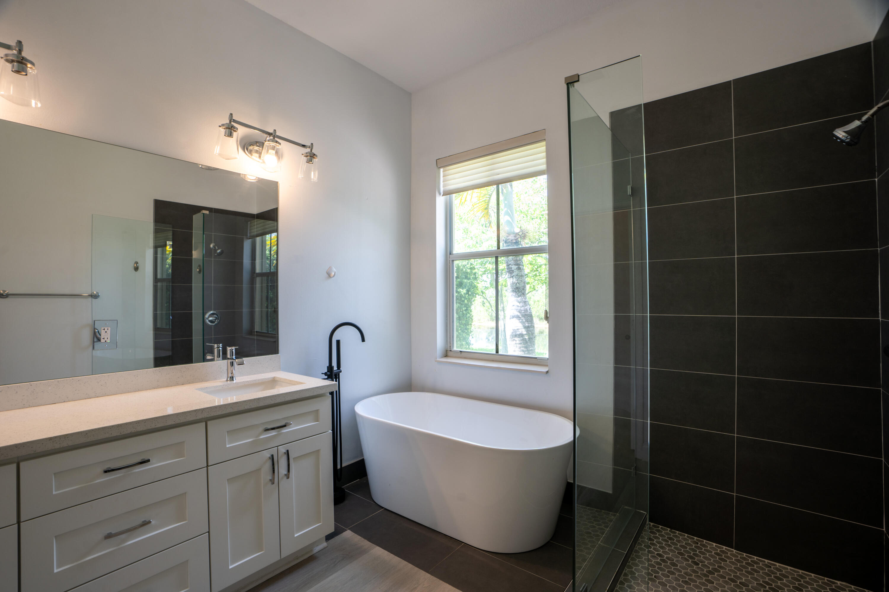1002 Lavender Circle Property Photo 5