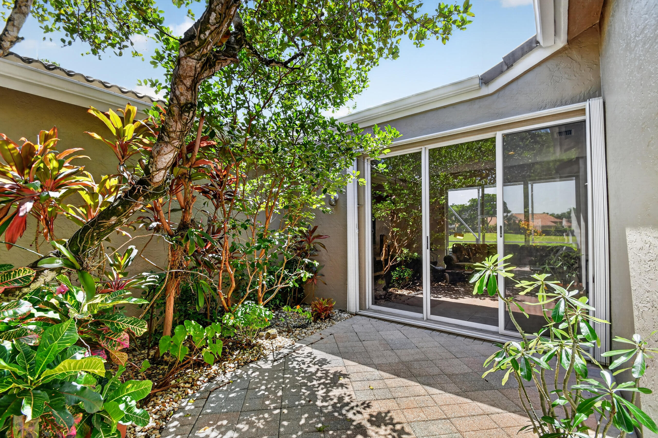 4758 Carlton Golf Drive Property Photo 6